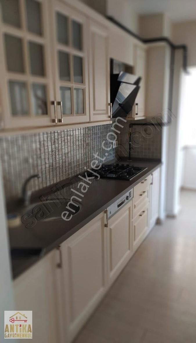 Antika'dan Nazilli Ordu Caddesinde Kiralık Ara Kat Daire