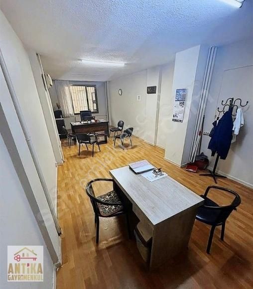 Antika'dan Atatürk Mah. Kızılay Karşısı 52 M Kiralık Ofis