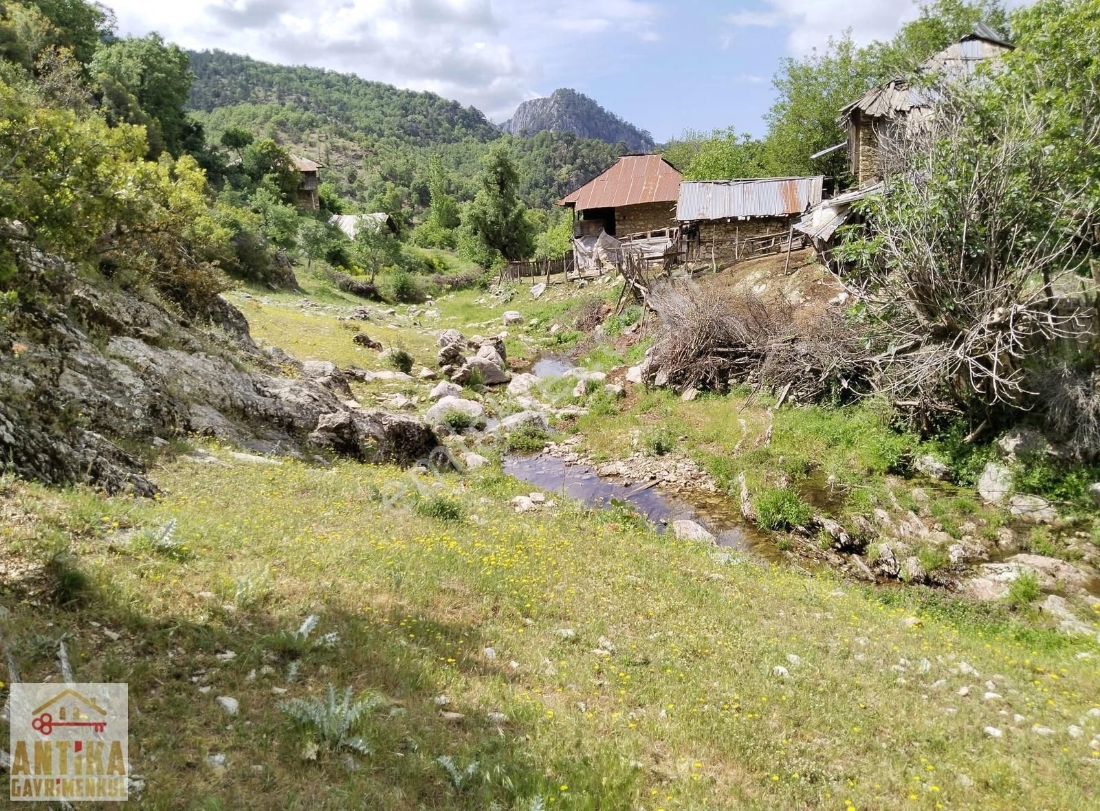 Antika Fethiye Ölüdeniz 1,5 Saat Mesafede Su Resmi Yolu