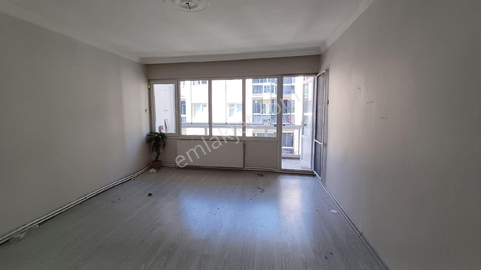 Reis Mahallesinde 3+1 Daire Satılık