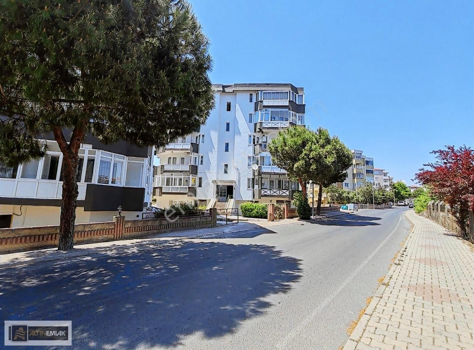 100.yıl Mh.de Barış Manço Parkına Komşu Cad. Cephe Satılık 3+1