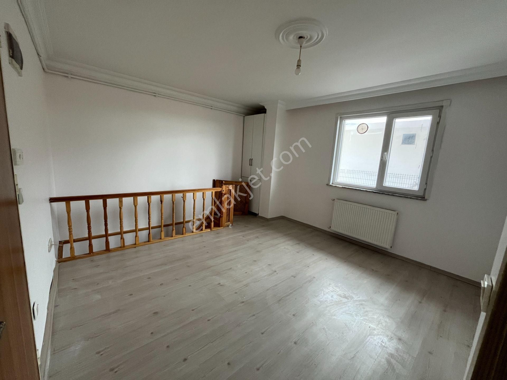 Samandırada Bekara Uygun İskanlı Kombili Kiralık 2+1 Tersdubleks