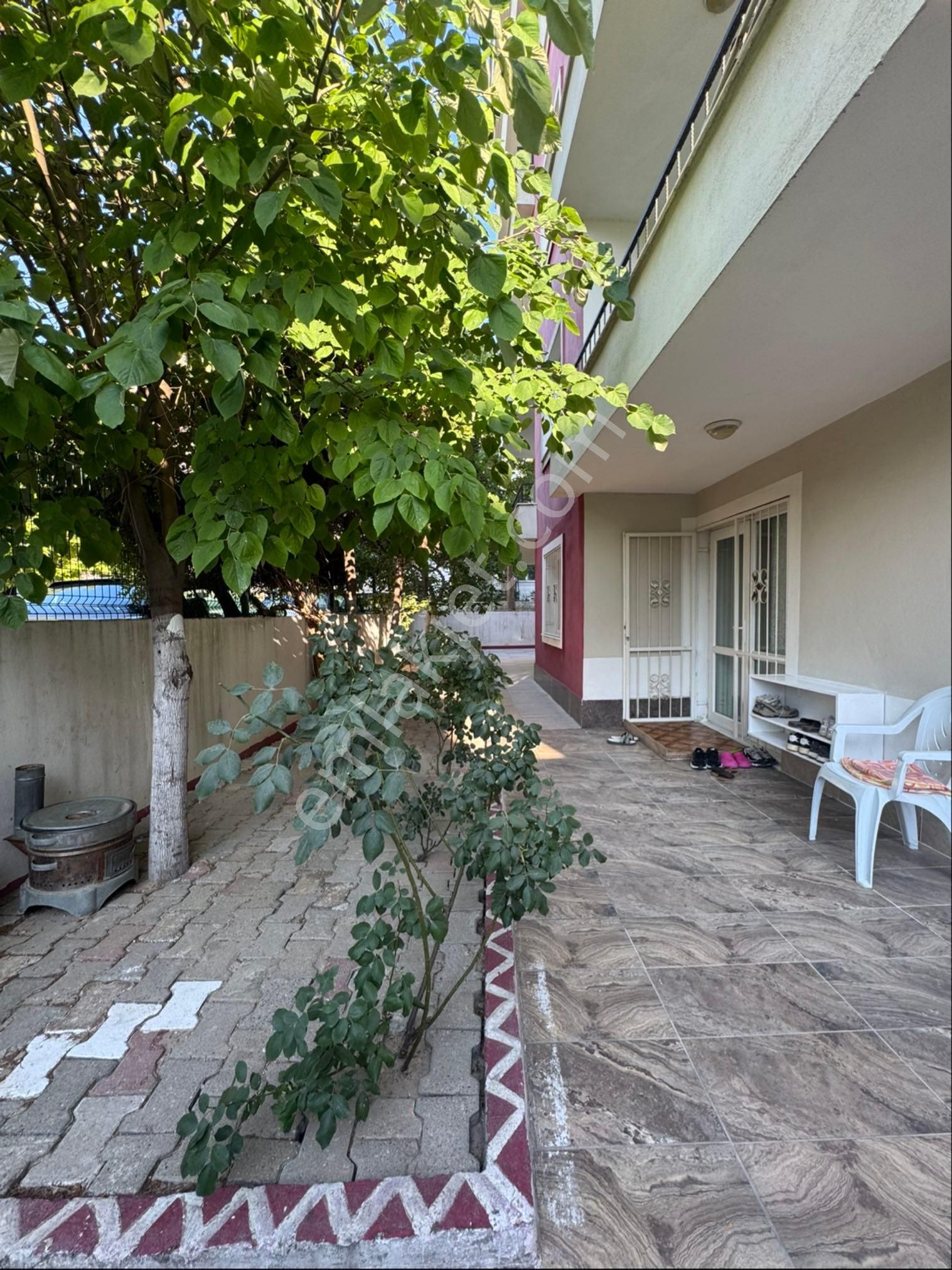 Manisa Soma Güvenler Emlaktan Medigün Hastanesi Mevkii Doğalgazlı 3+1 145 M2 Satılık Daire