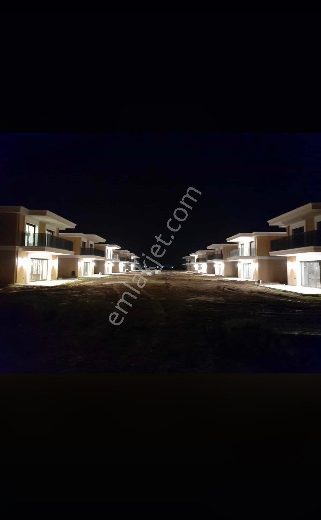 Kuşadası Davutlar Sahilinde Müstakil Sıfır Villa - Görsel 2