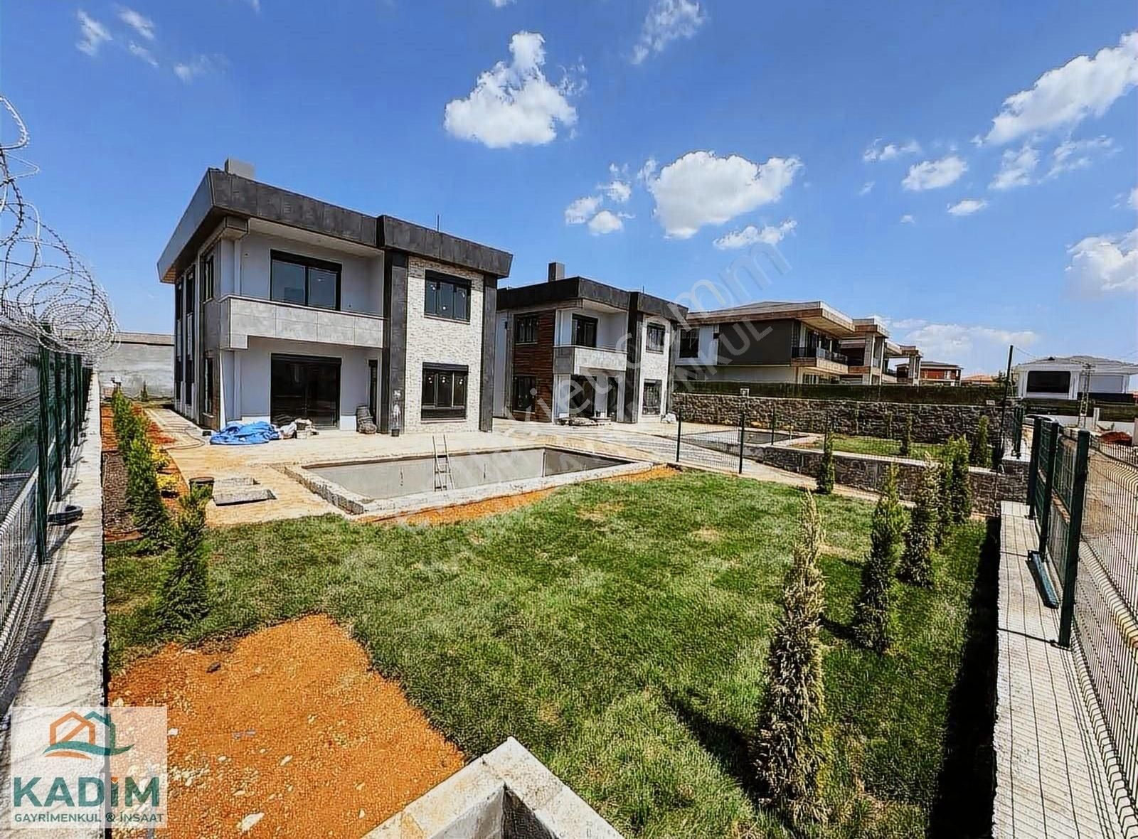 Kadim Emlaktan Migros Arkası Takasa Açık 2 Adet Bagımsız Villa