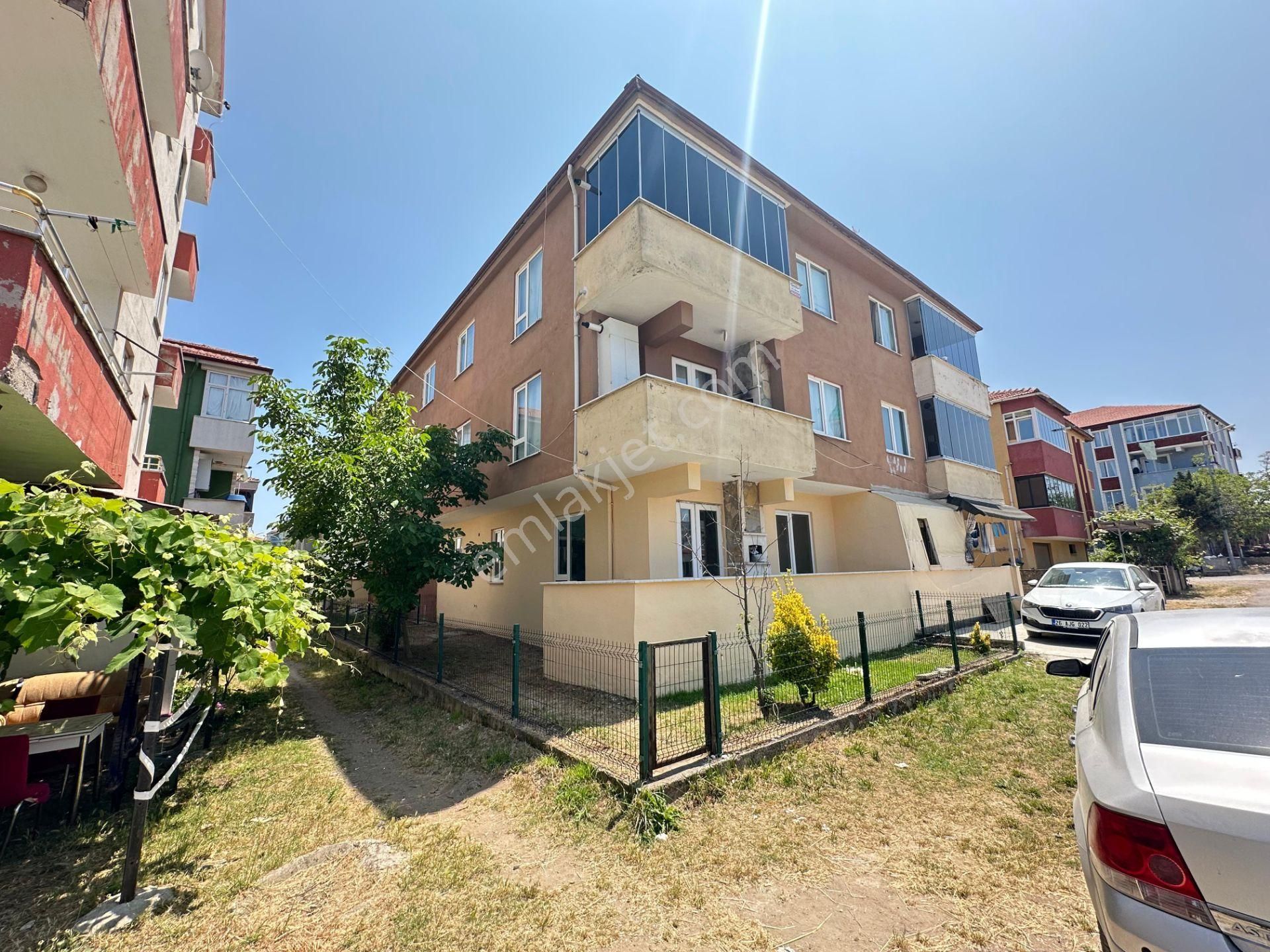 Karasu Aziziye Mahallesi Hastane,üniversiteye Yakın Bahçe Kullanımlı 2+1