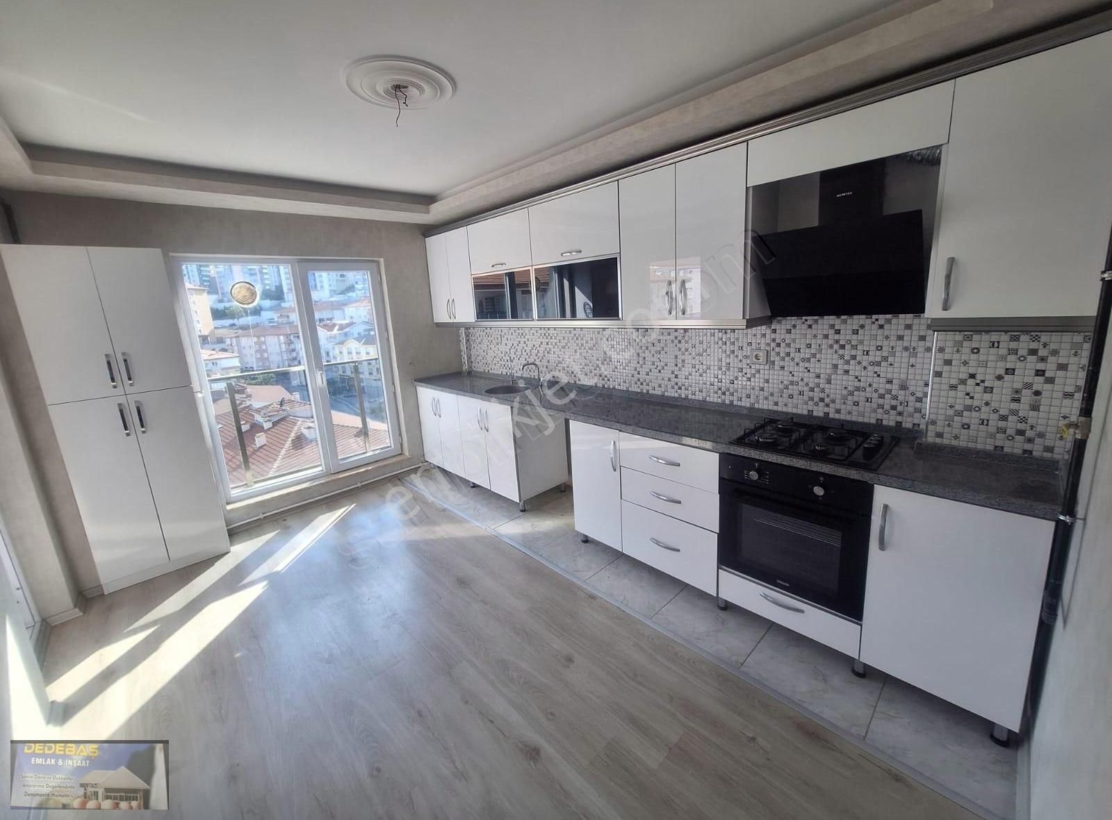 Fahri Korütürk Mah Sitede 3+1 Asansörlü Balkonlu Satılık Daire
