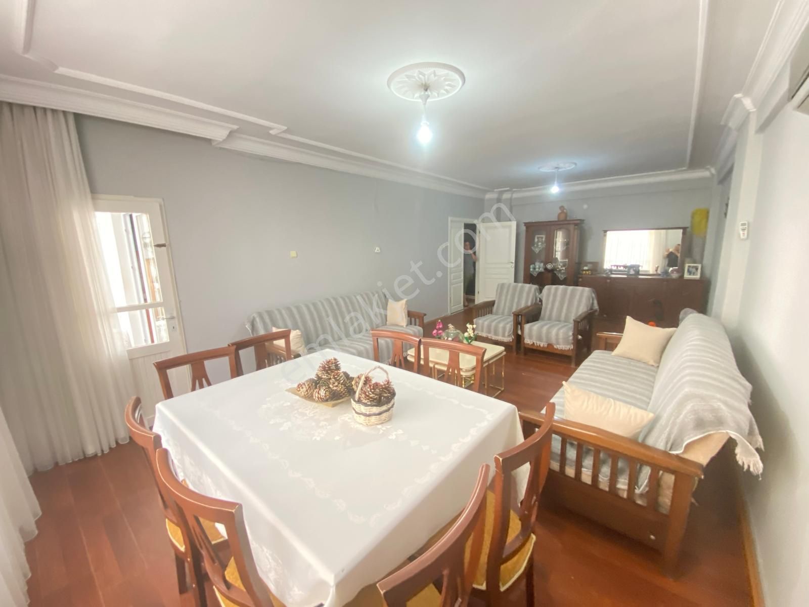 Prestij'den Bahçelievler'de Cadde Üzeri Tertemiz 3+1 Daire