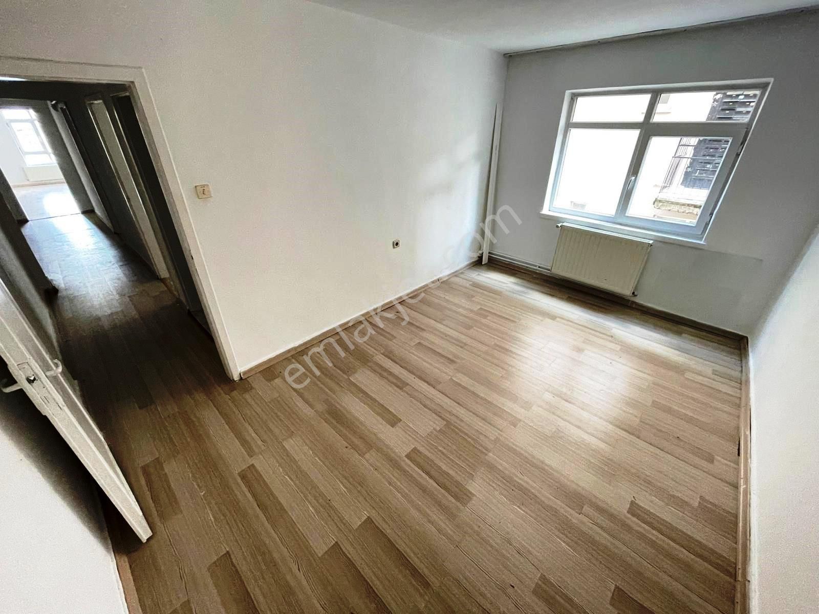 Tuna'dan Danışment Yakını 3+1 Manzaralı 3+1 Y.giriş Altnda 4 Kat Kat Var
