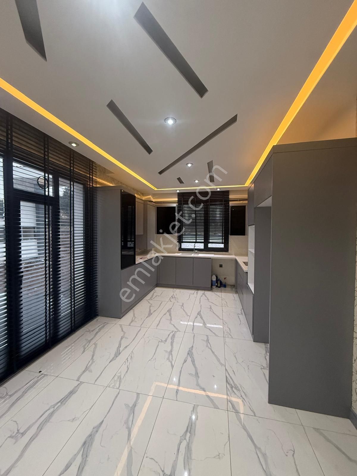 Grand Group Gayrimenkul'den Ultra Lüx Kiralık 4+1 Villa