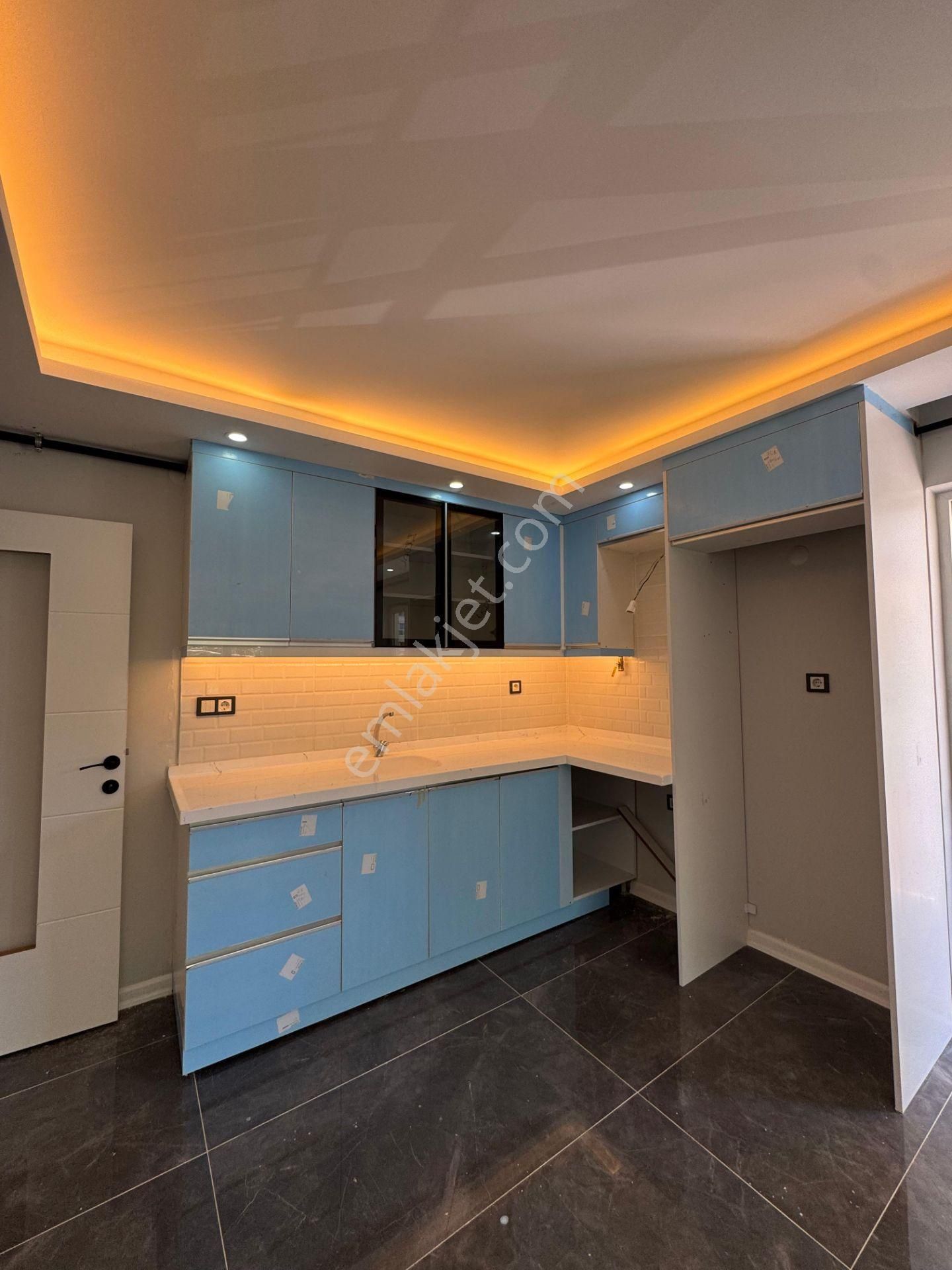 🏡yeni Mahalle Mahallesi 🏡 ✅3+1 115 M2 6 Katlınım 4 Katı ❇️kombi Petekli