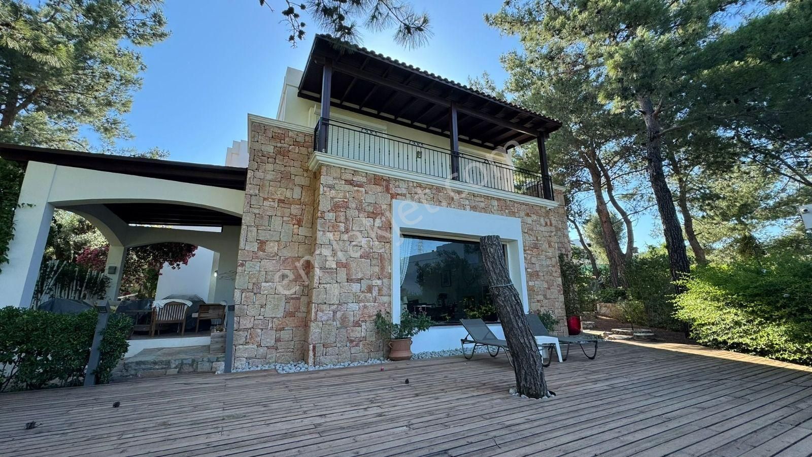 Bodrum Yokuşbaşı Müstakil Büyük Bahçeli 4+1 Villa