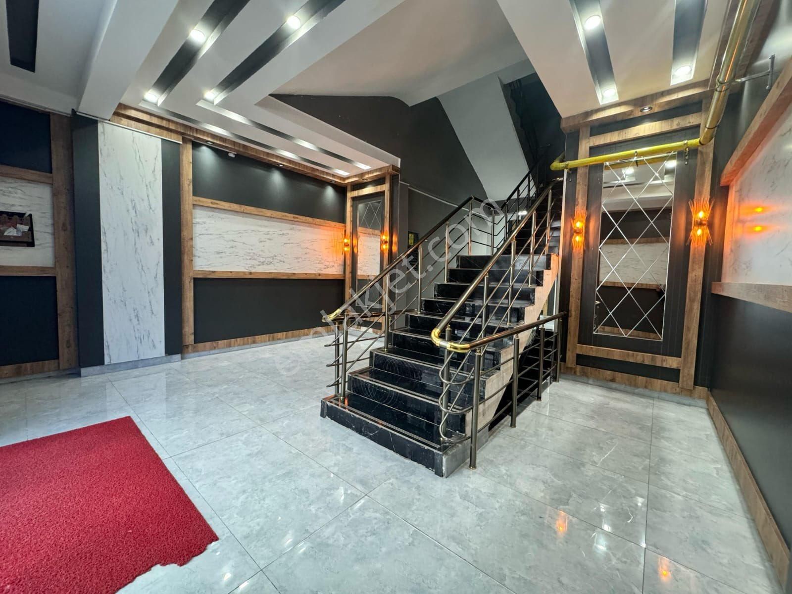 Karaköprü Seyrantepede Satılık 4+1 Daire