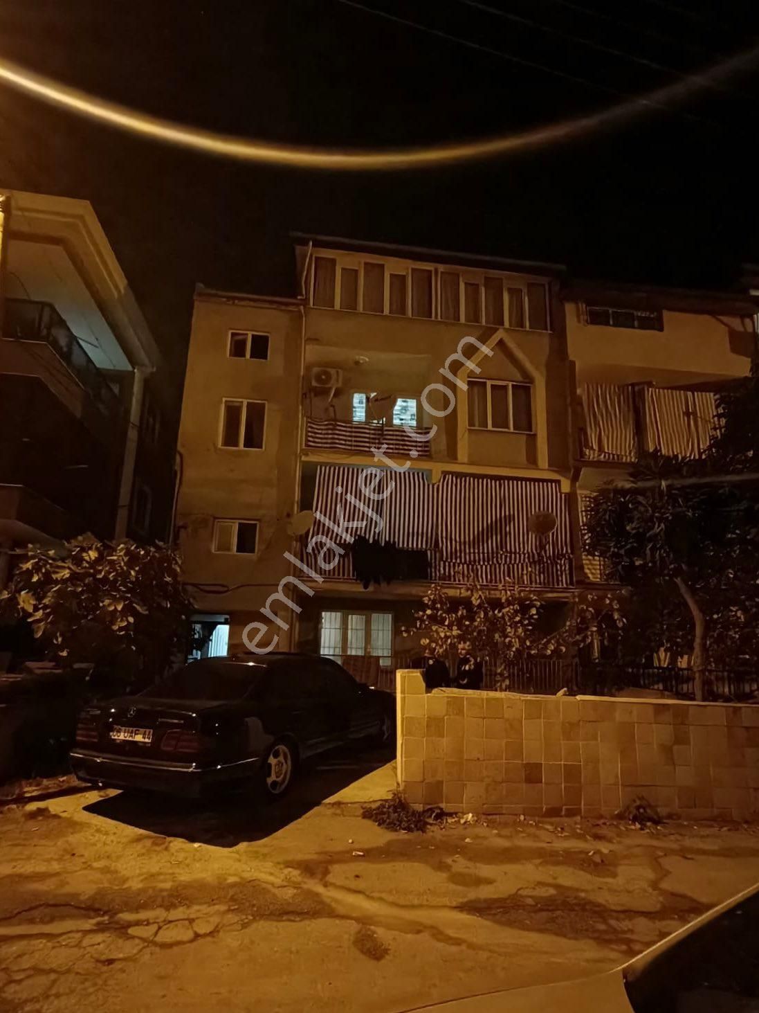 Zeytinköy’de Arsa Değerinde, 3 Daireli Yatırımlık Tek Tapulu Bina!