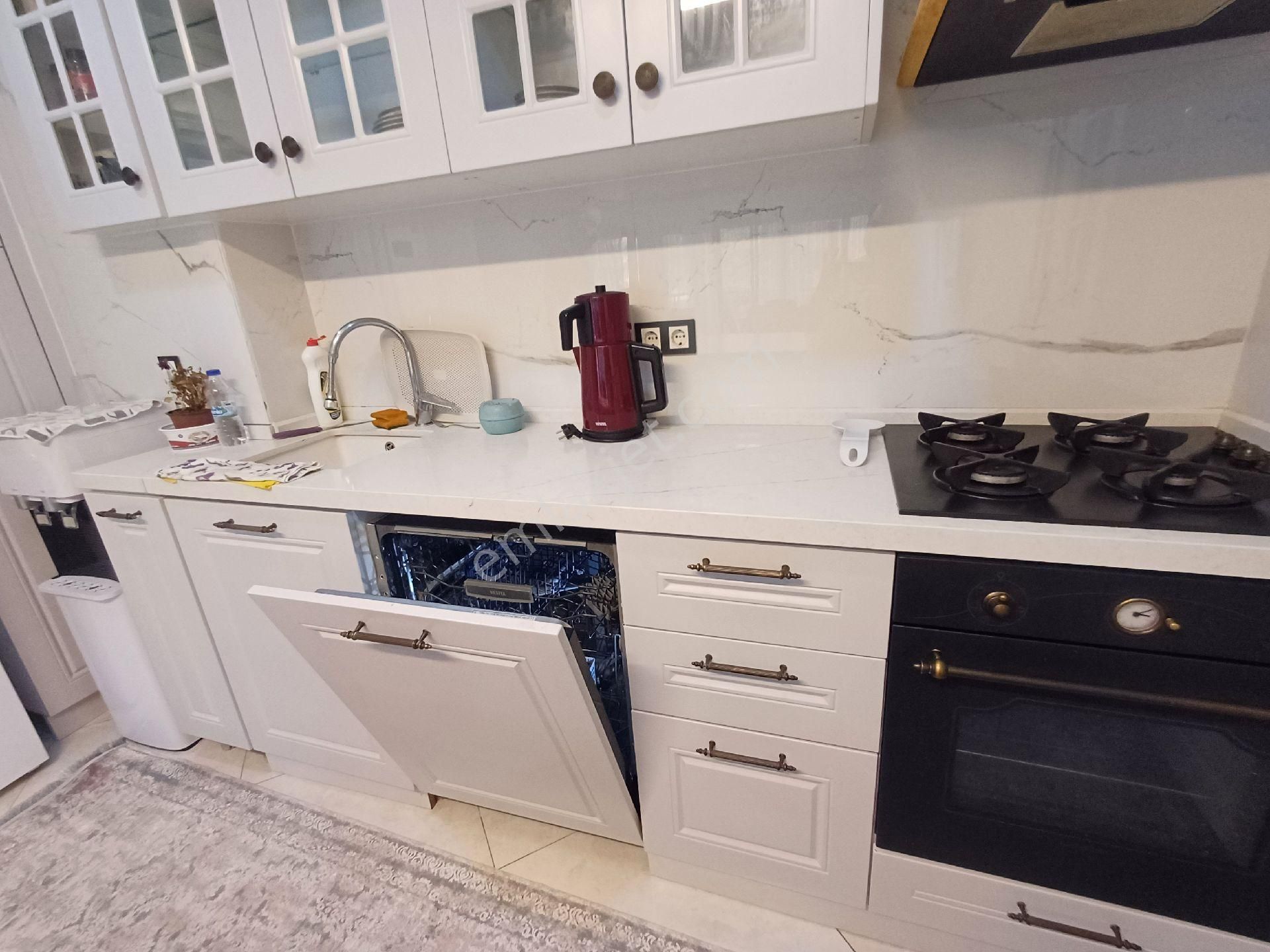 Kuşadası 3+1 Eşyalı Kiralık Daire