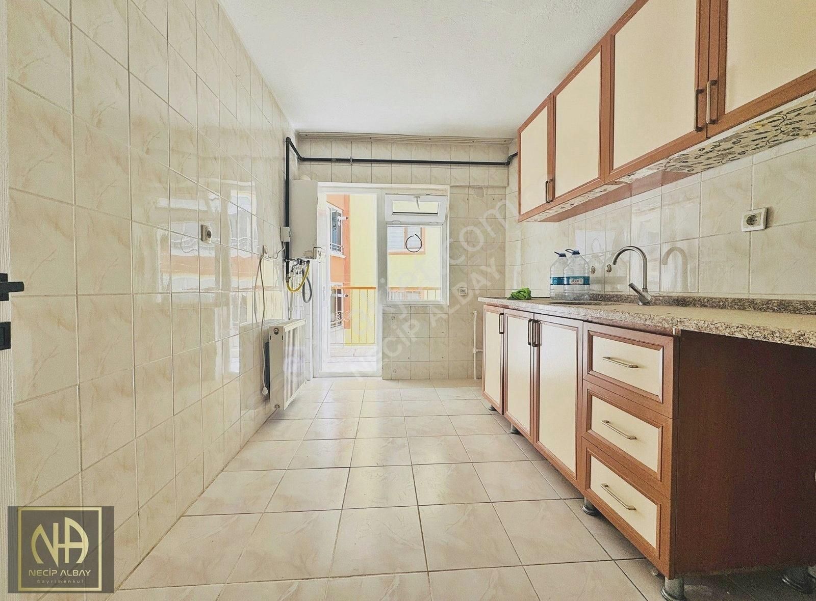 Necip Albay'dan Pamuklar Da Ara Kat Masrafsız 3+1 Satılık Daire