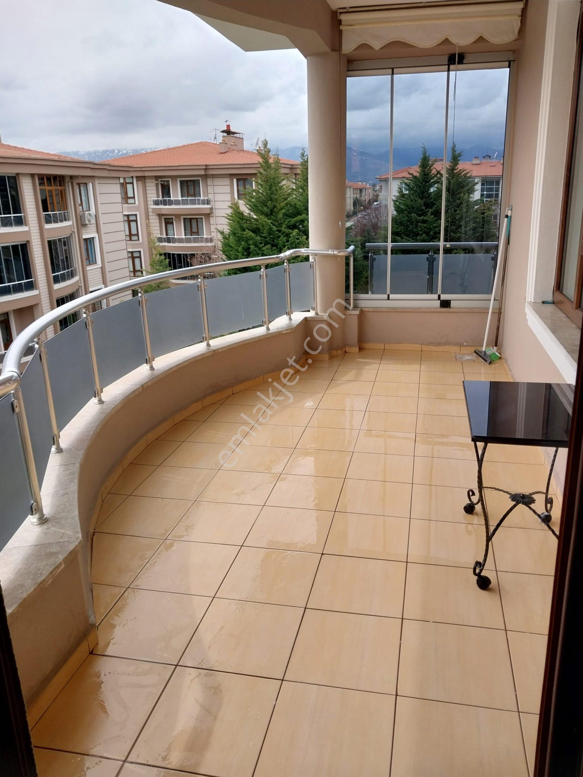 Beykent Sitesinde Satılık 4+1 Daire Satılıktır - Görsel 17
