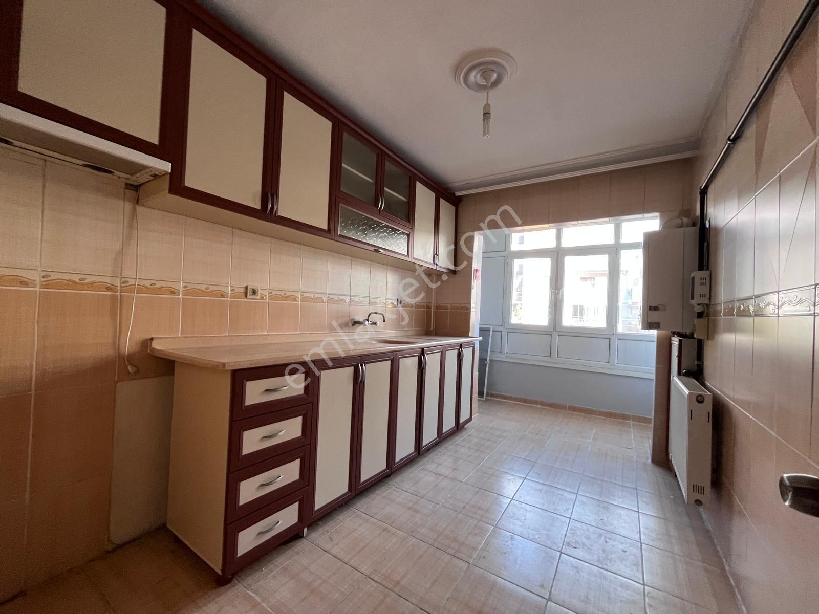 Buhara Cad.üstünde 3+1 Ara Katta Asansörlü Boş Daire