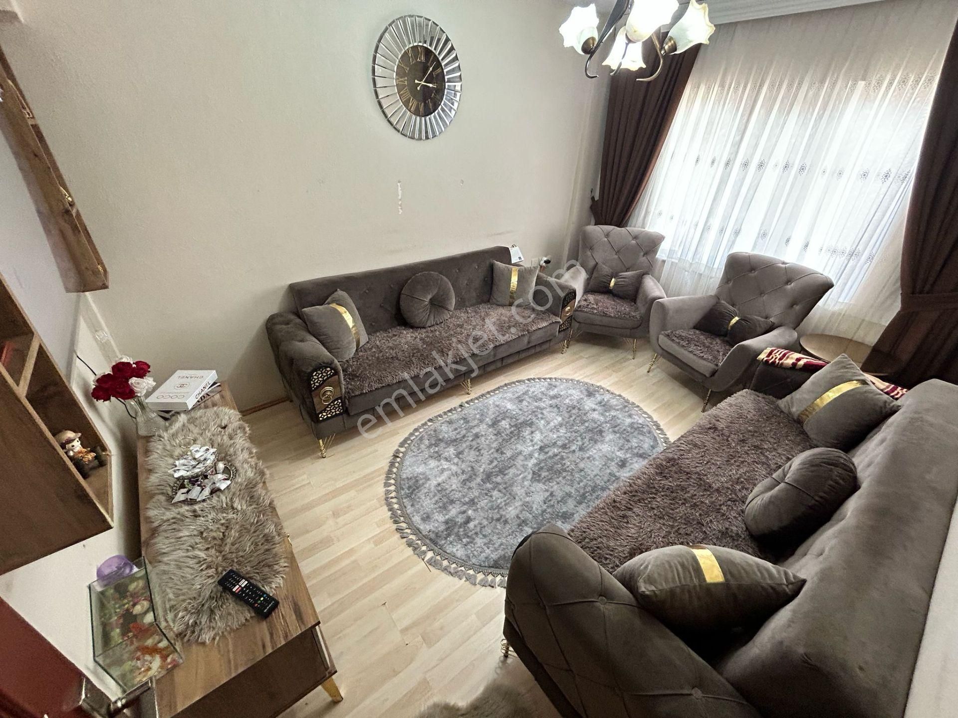 Merkezi Konumda 2+1 Krediye Uygun Ara Kat Balkonlu Satılık Daire