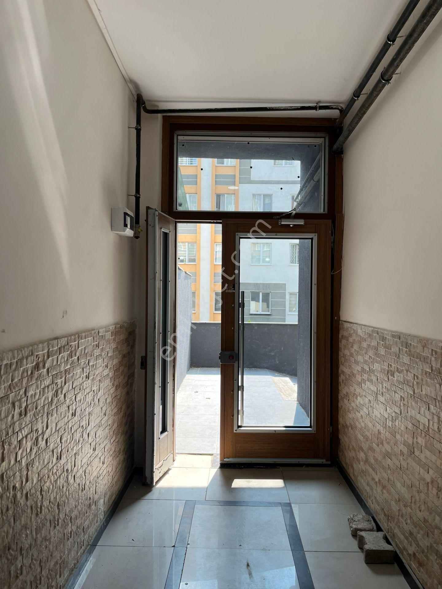 Cumhuriyet Mah. Cadde Üzeri 2+0 Kiralık Balkonlu Arakat Daire - Görsel 17