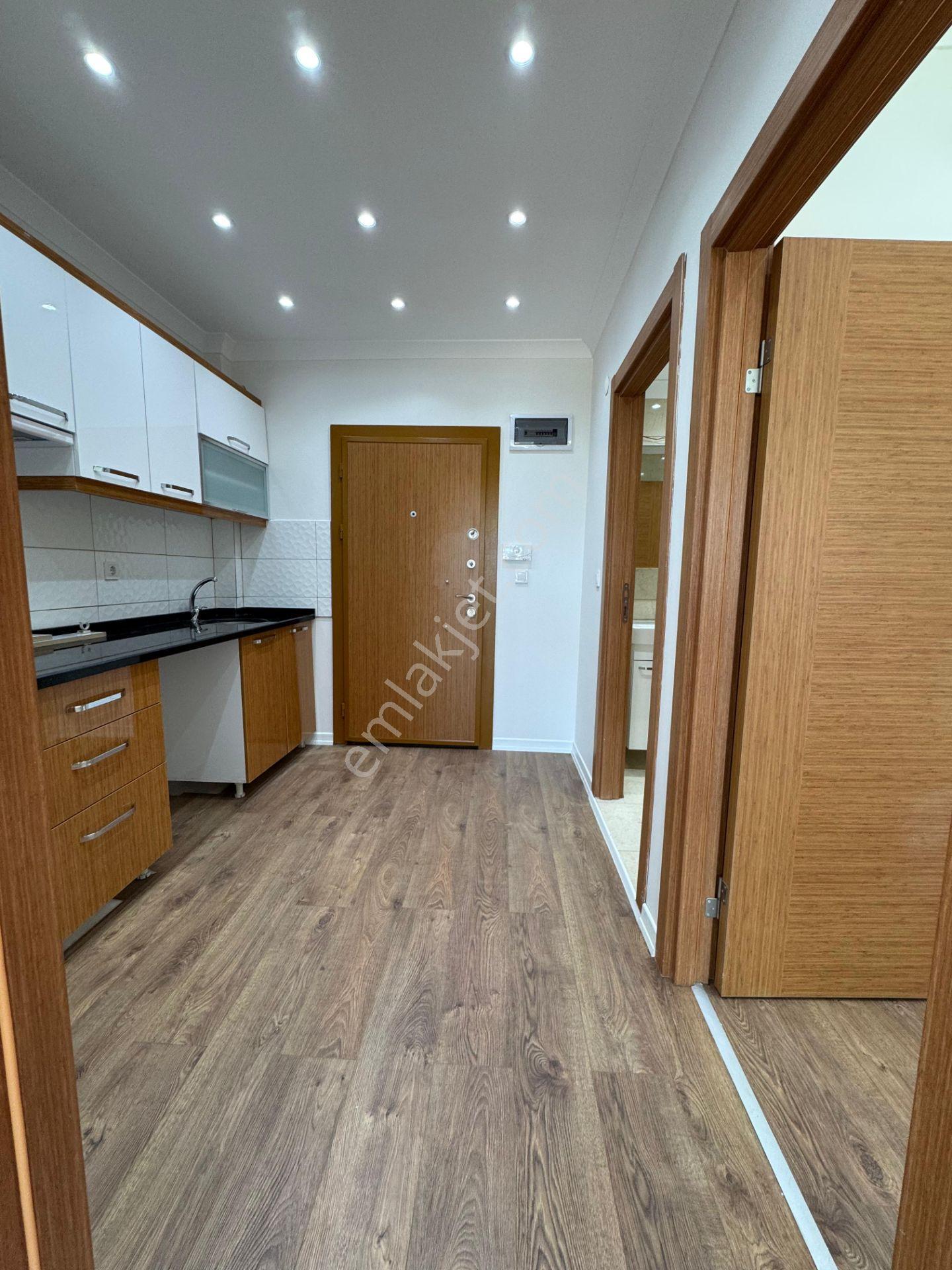 Cumhuriyet Mah. Cadde Üzeri 2+0 Kiralık Balkonlu Arakat Daire - Görsel 3