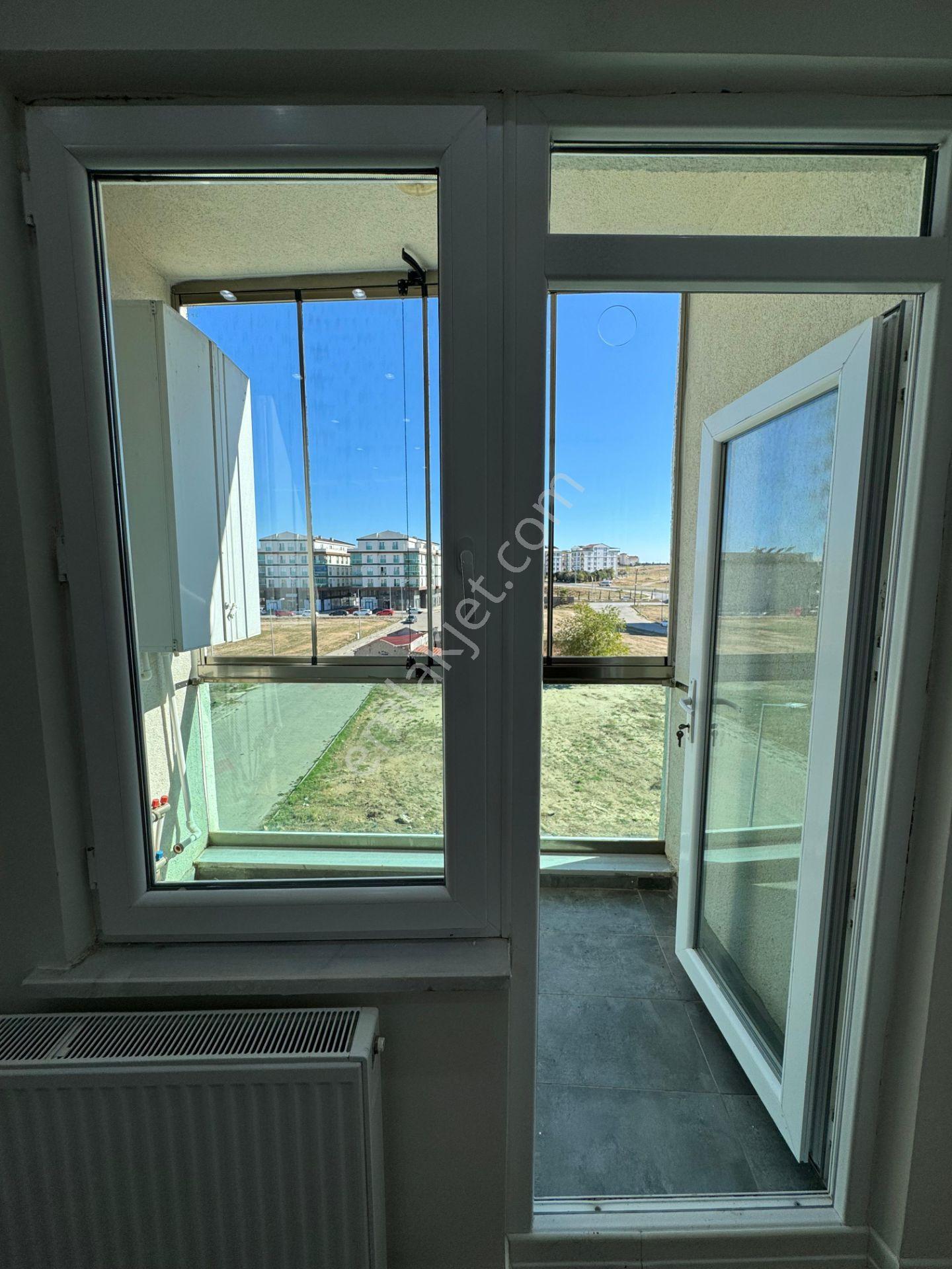 Cumhuriyet Mah. Cadde Üzeri 2+0 Kiralık Balkonlu Arakat Daire - Görsel 9