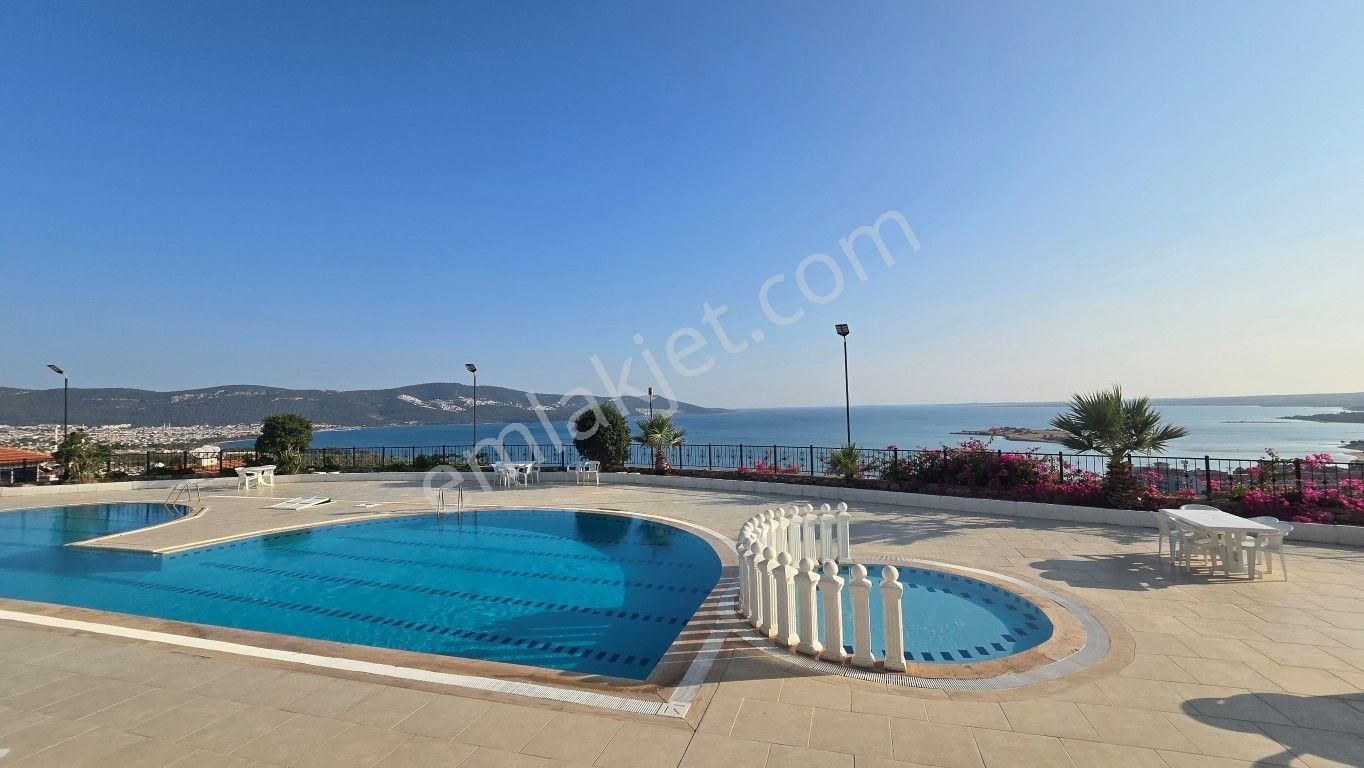 Didim Akbük'te Full Deniz Manzaralı, Eşyalı, Havuz Cepheli Dubleks Daire