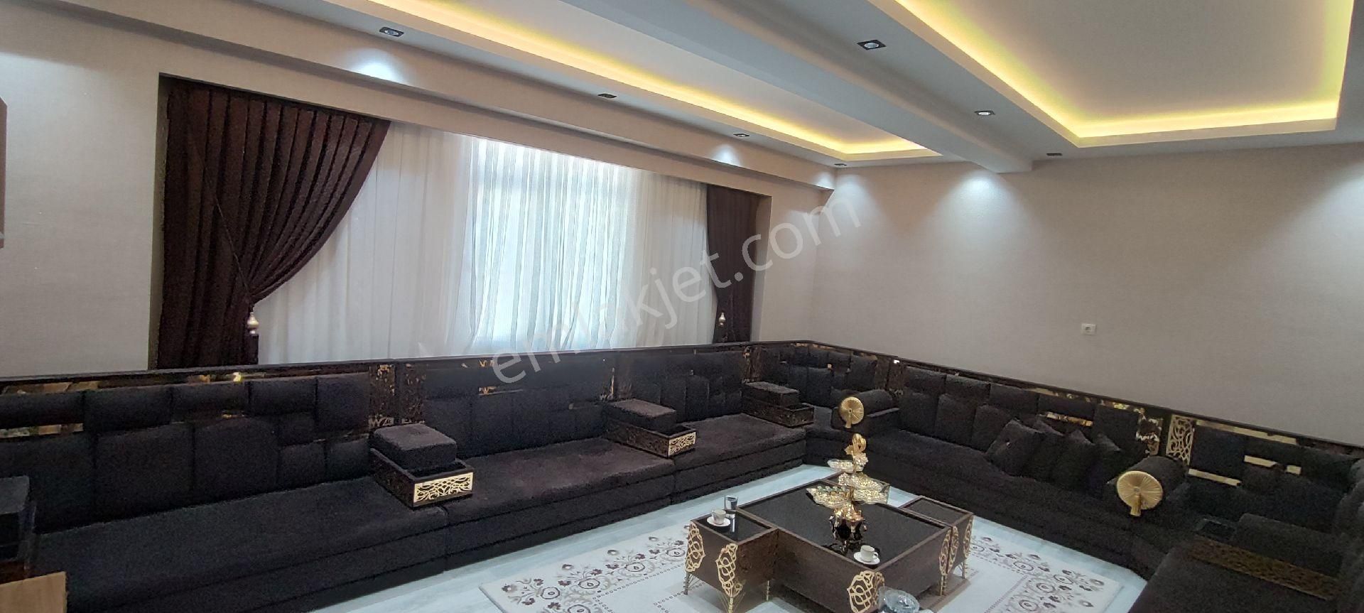 Uğurlu Emlaktan Ahmet Yesevide Satılık Doğalğazlı Full+ Full 3+1 Lüks Daire