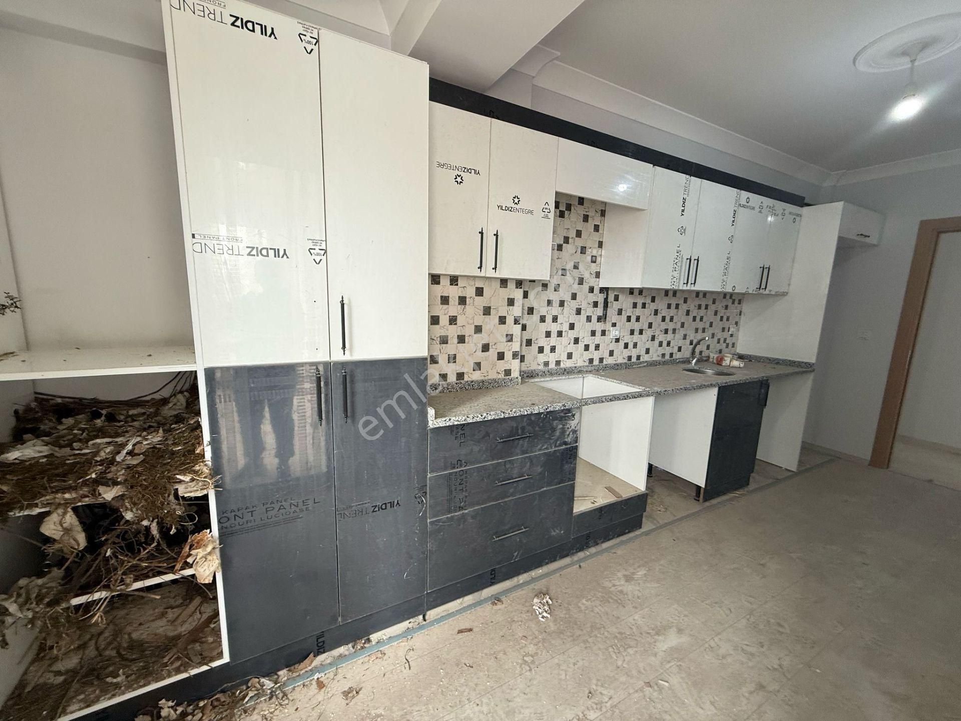 Akyüz Gayrimenkul Den; Merkezı Konumda Iskanlı Sıfır Satılık 2+1 Daire