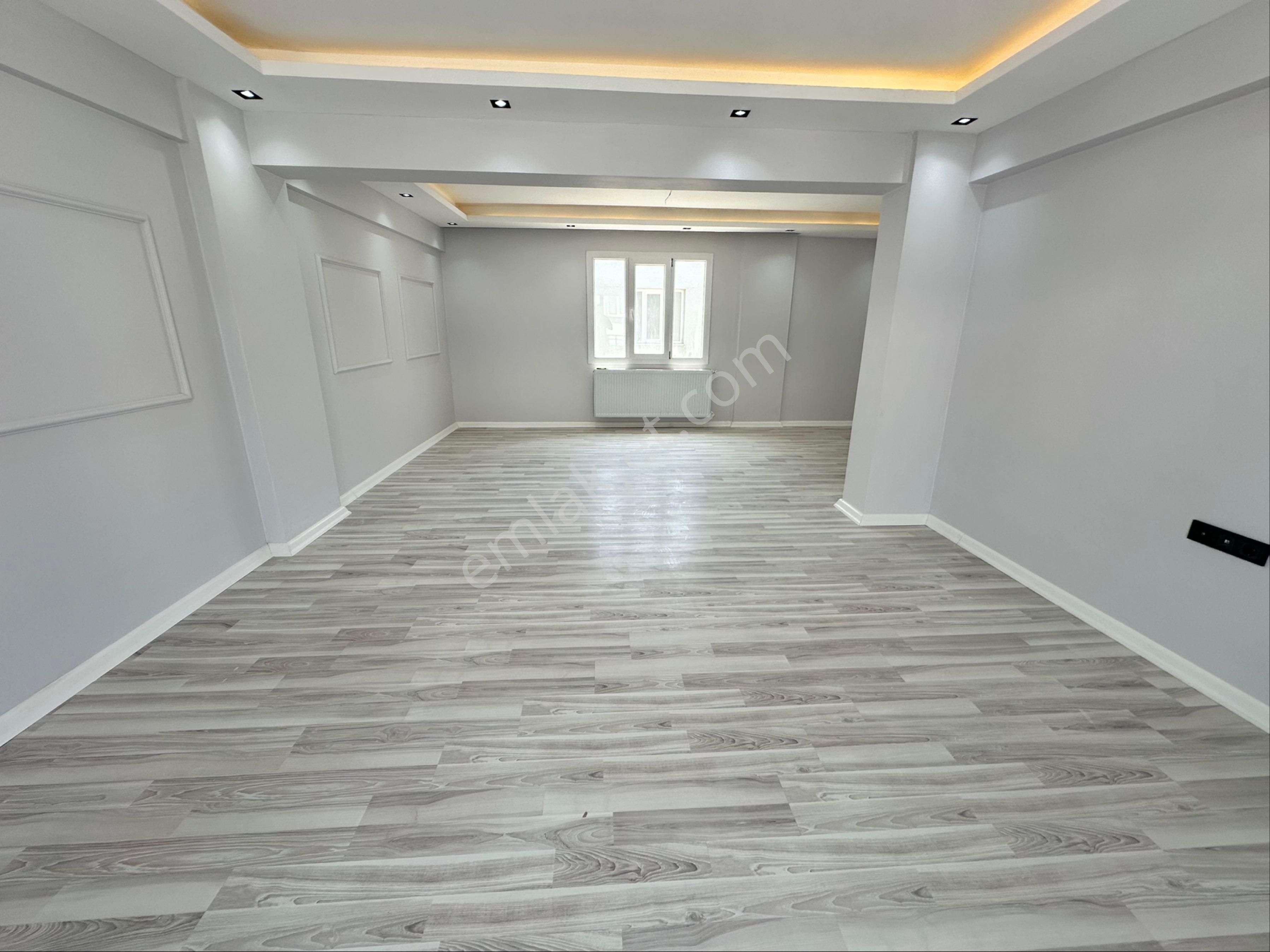 Manisa Muradiye'de Satılık 3+1 Kapalı Mutfak 150 M² Emsalsiz Daire