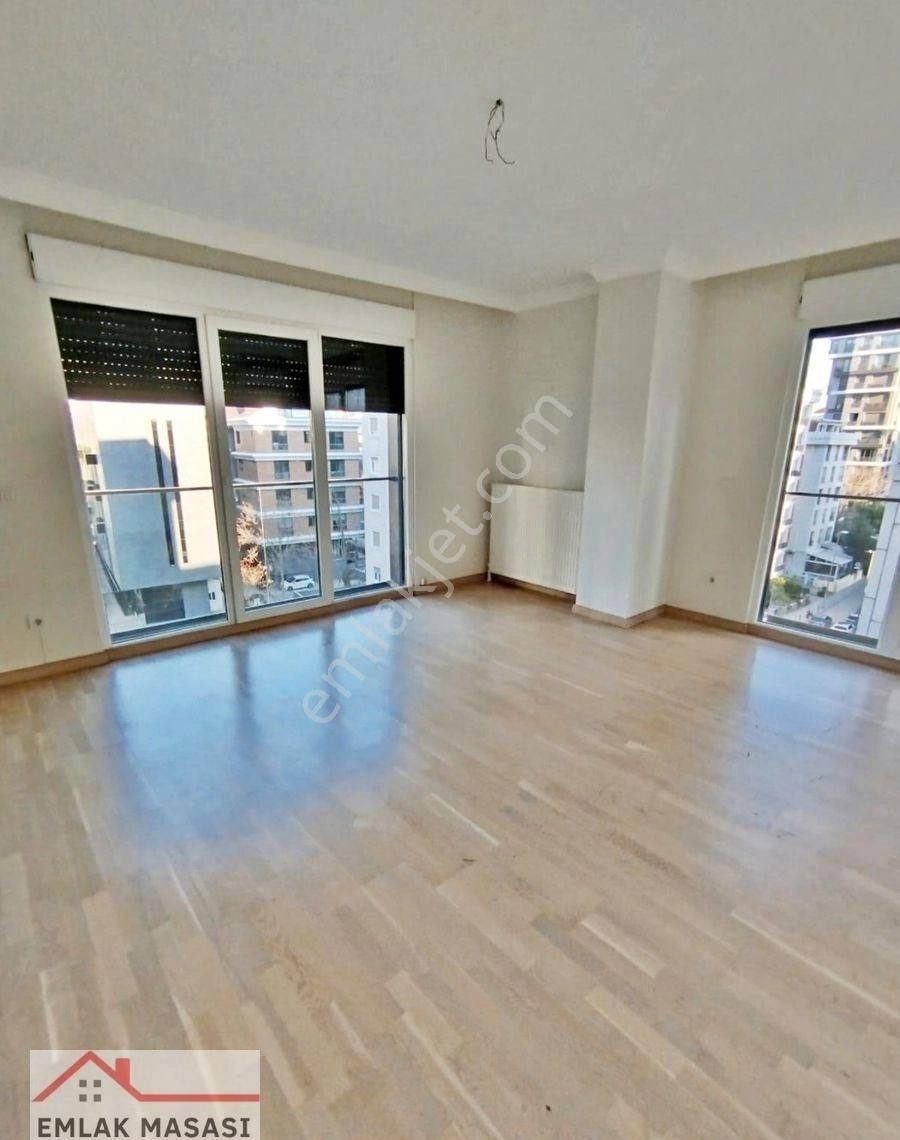 Caddebostan Sahilde Ckm'ye Komşu Yeni Binada 3+1 Daire Emlak Masası