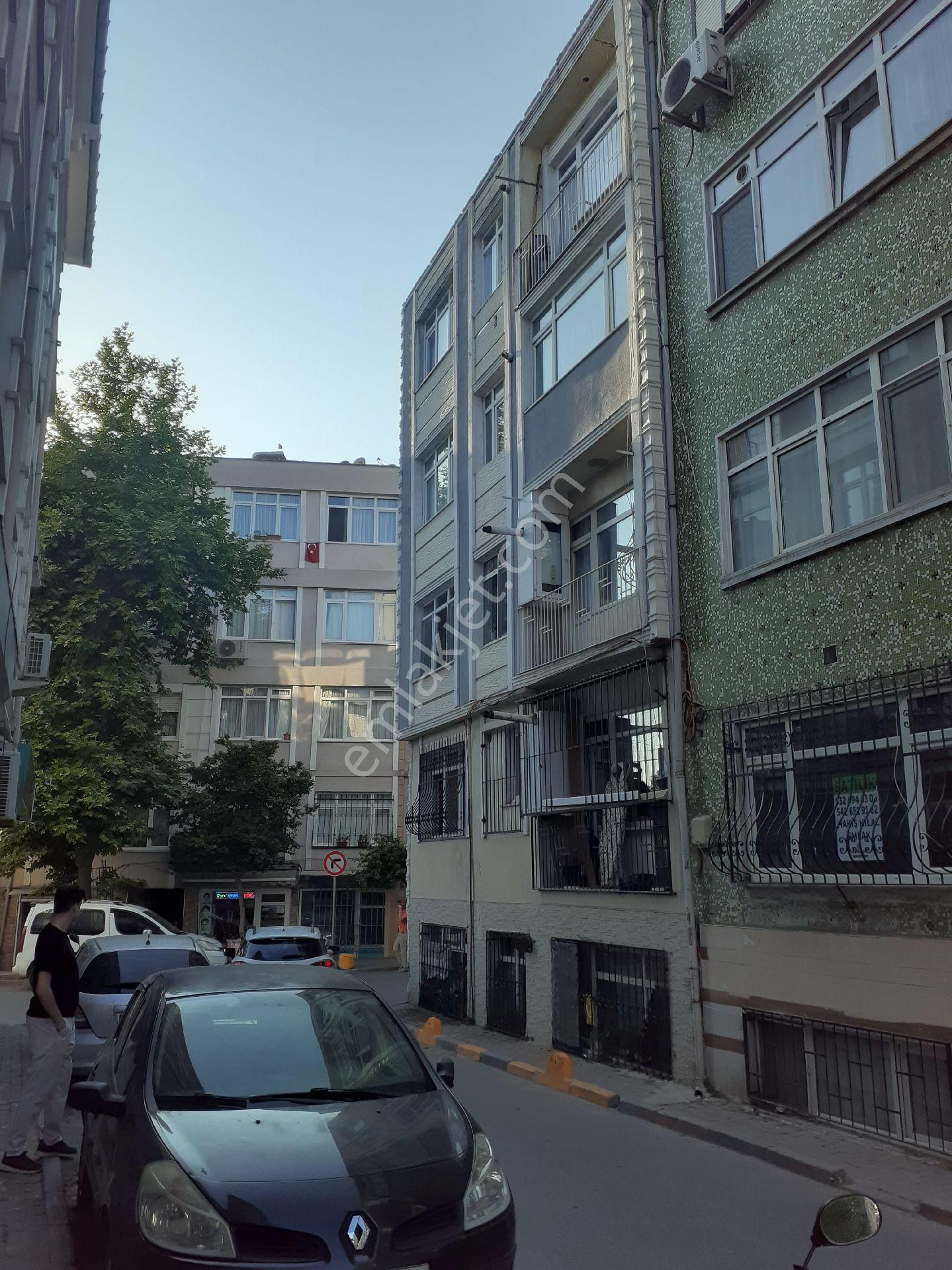 Fatih Kocamustafapaşa Sümbülefendi Vidin Caddesi Yanında 2 Cepeli Yüksek Giriş Boş Daire...