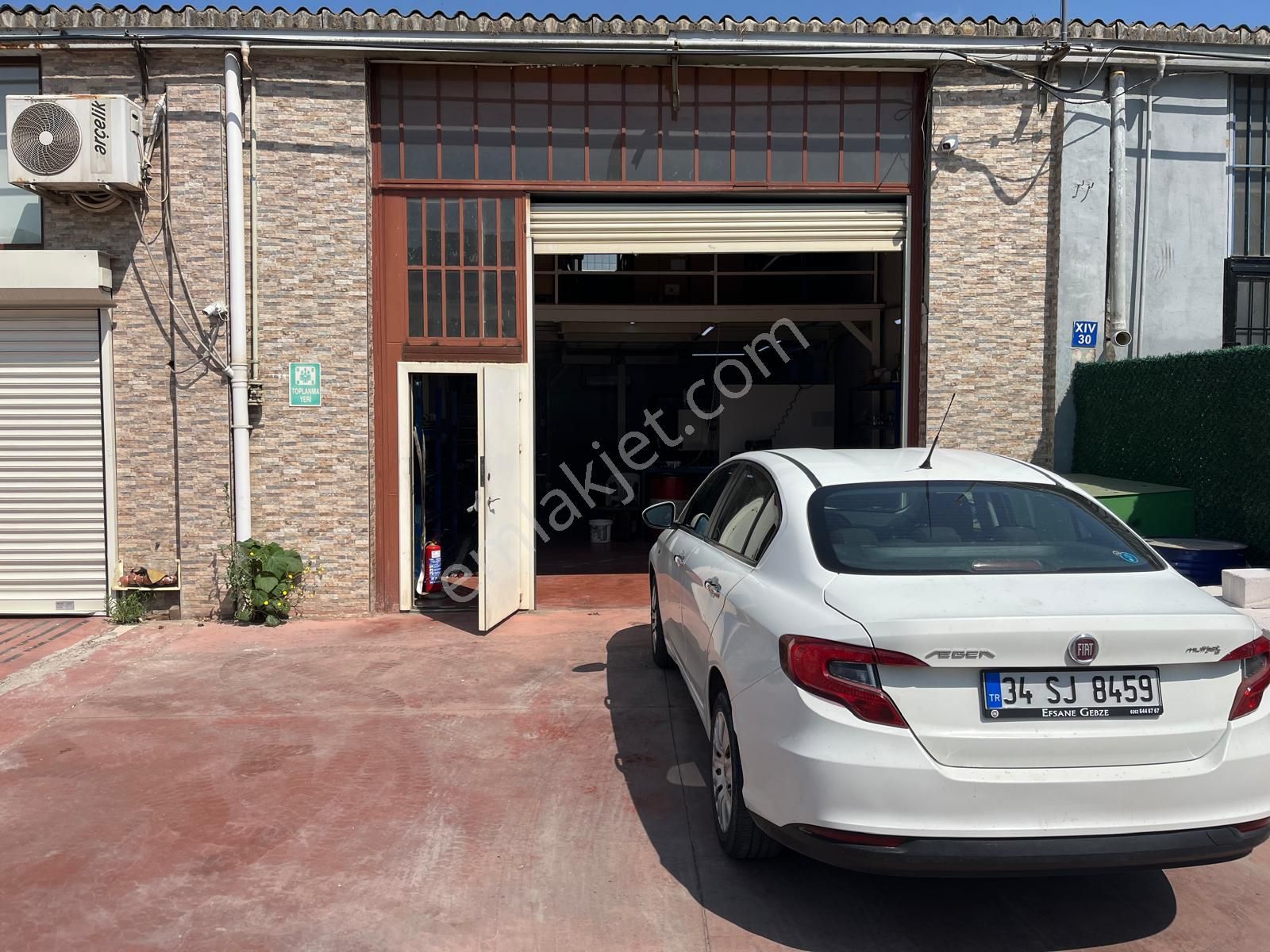 Tuzla Deri Yan Sanayide 160 M² 2 Katlı Yatırımlık Dükkan