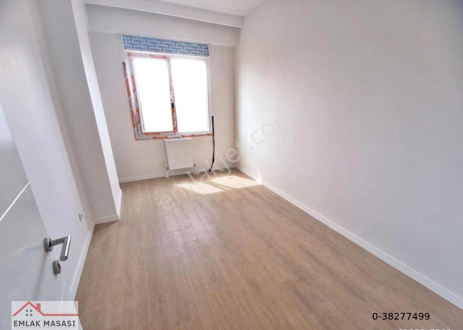 Caddebostanda Bağdat Caddesine Yakın 3 Yıllık Binada 3+1 Daire Emlak Masası