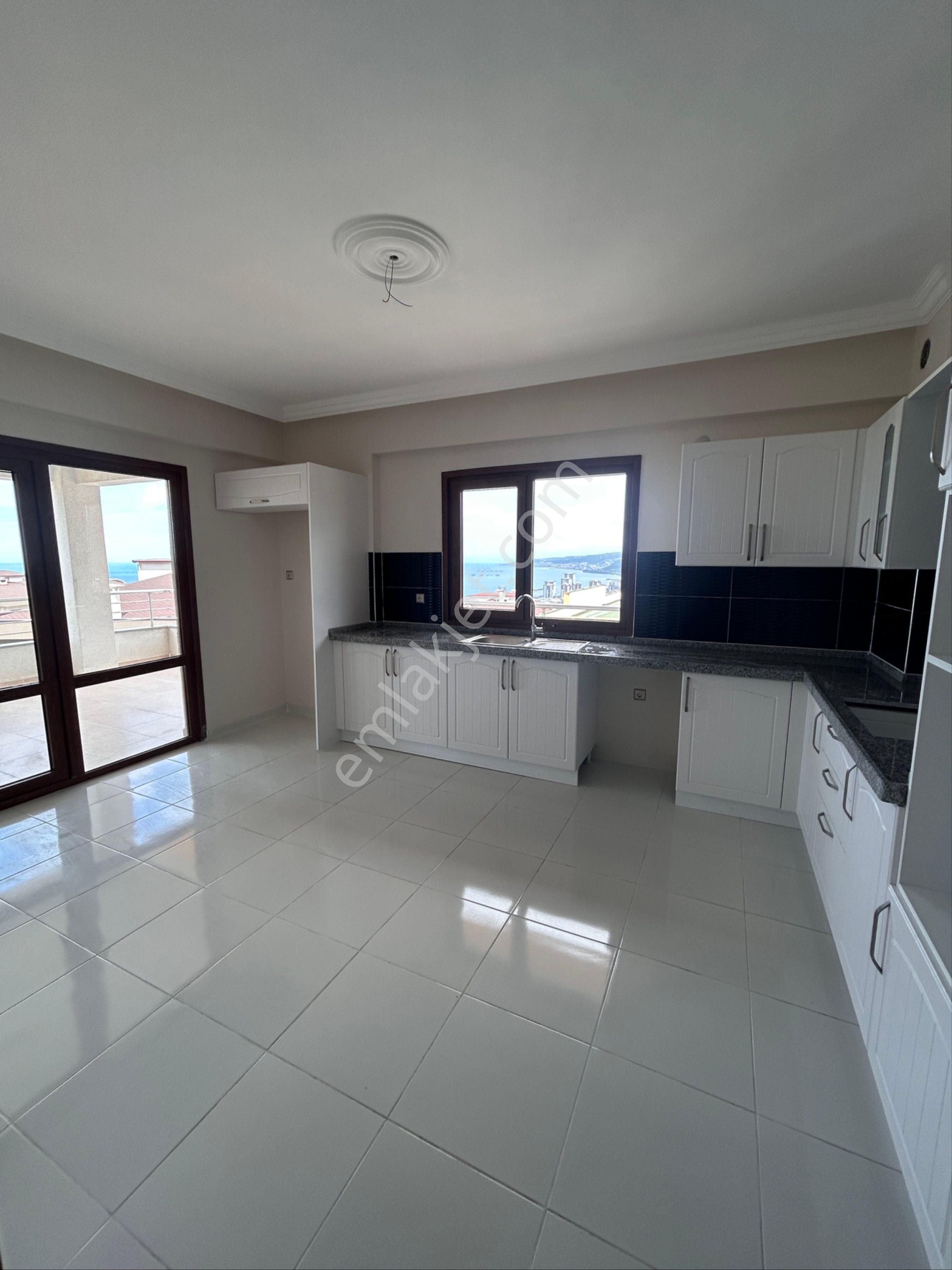 Trabzon Kaşüstün De Satılık 4+1 Daire