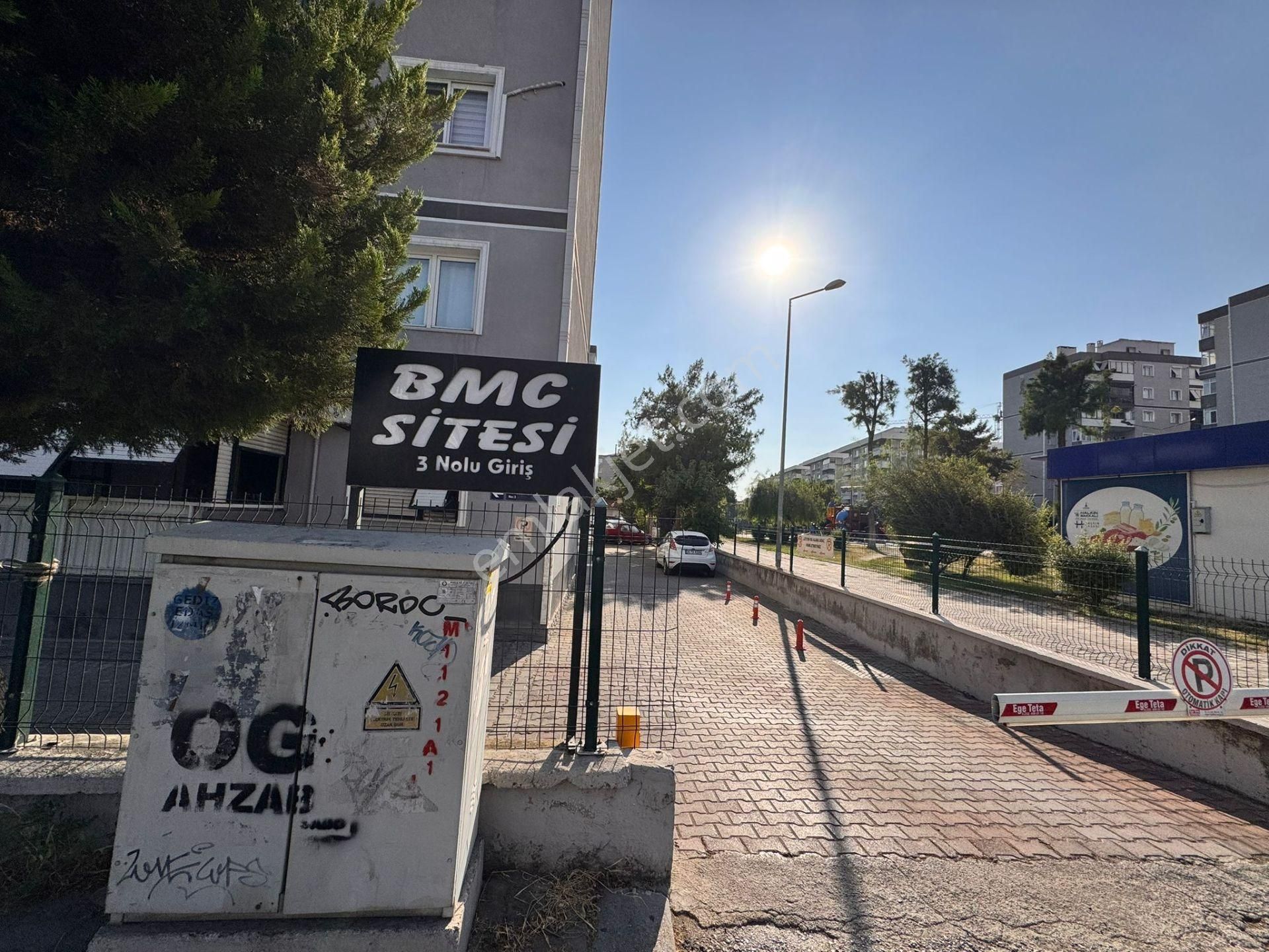 Manavkuyu'nun Kalbınde Bmc Sıtesınde Aıle Yaşamına Uygun Satılık Daıre
