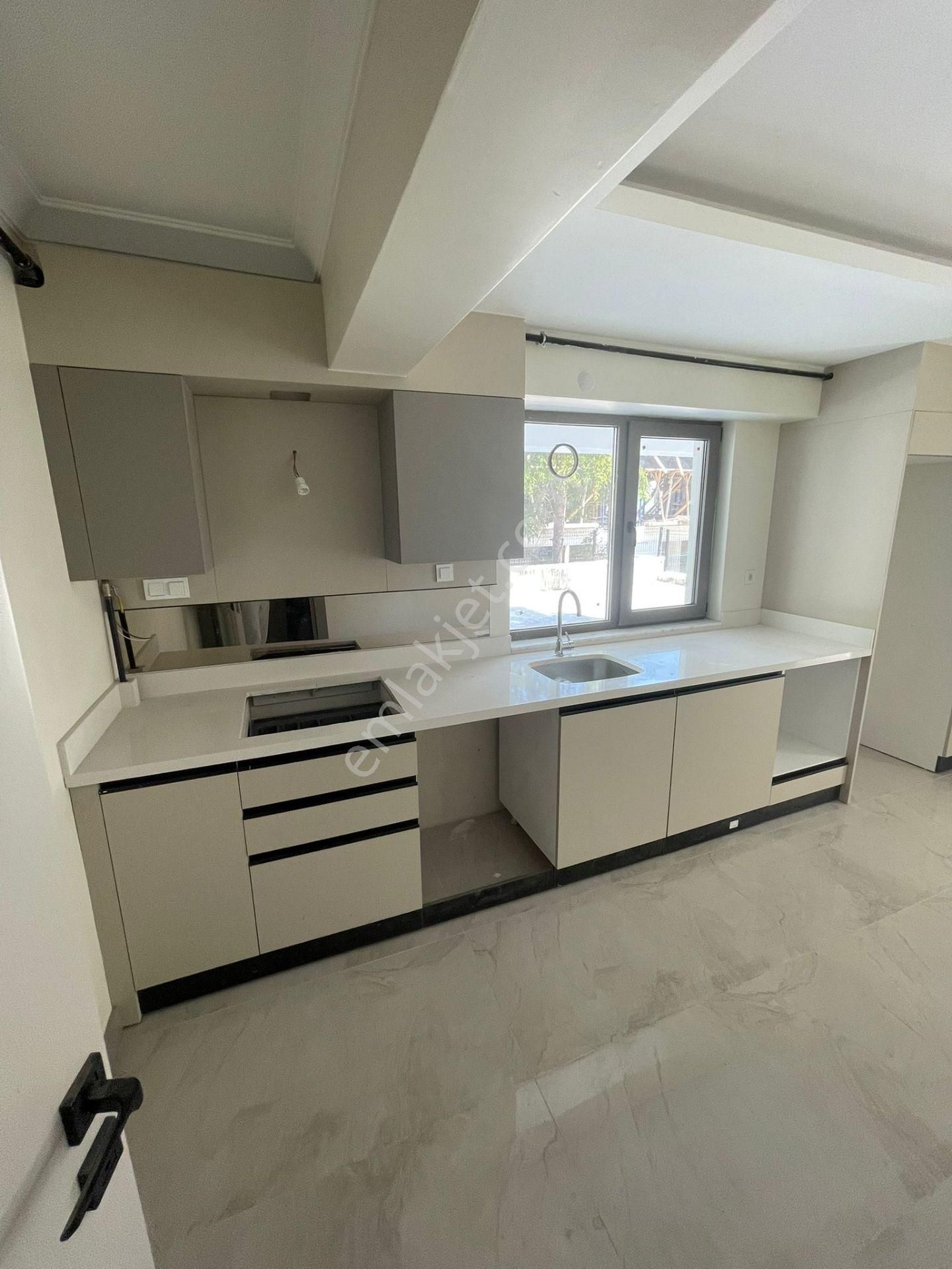 Etimesgut K.karabekir Anacadde Belediye Binası Yanında Yeni 2+1
