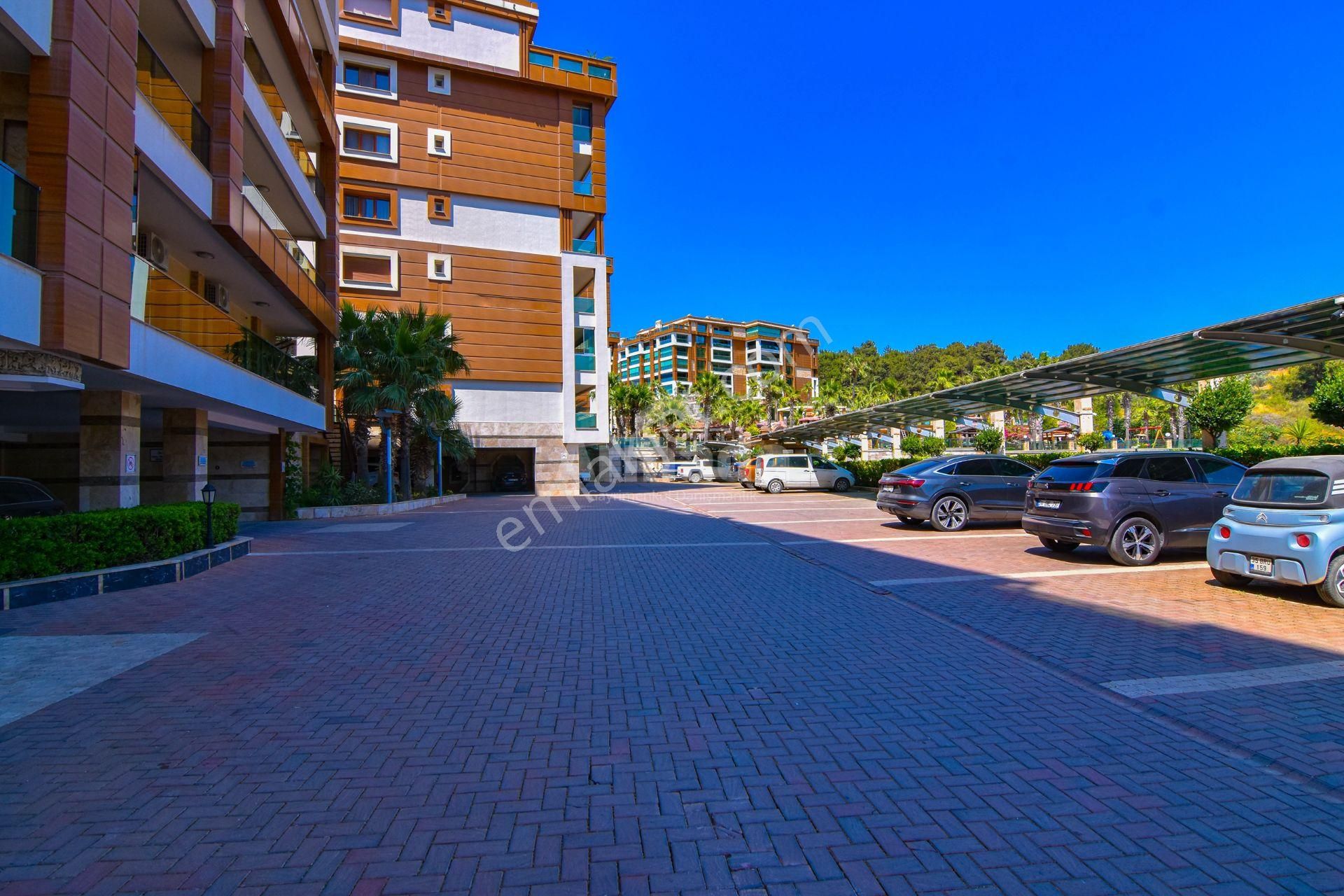 Kuşadası'nın Gözdesi Trend Royal-1'de Manzaralı 3+1 Rezidans - Görsel 35