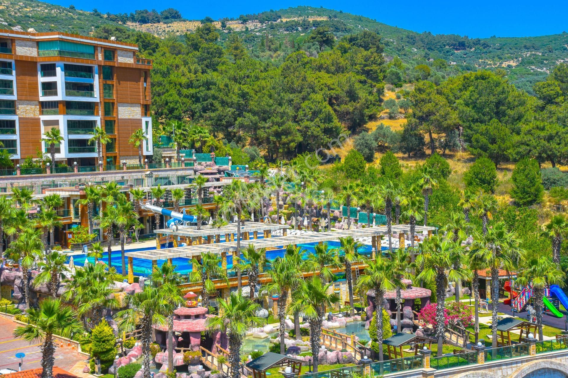 Kuşadası'nın Gözdesi Trend Royal-1'de Manzaralı 3+1 Rezidans