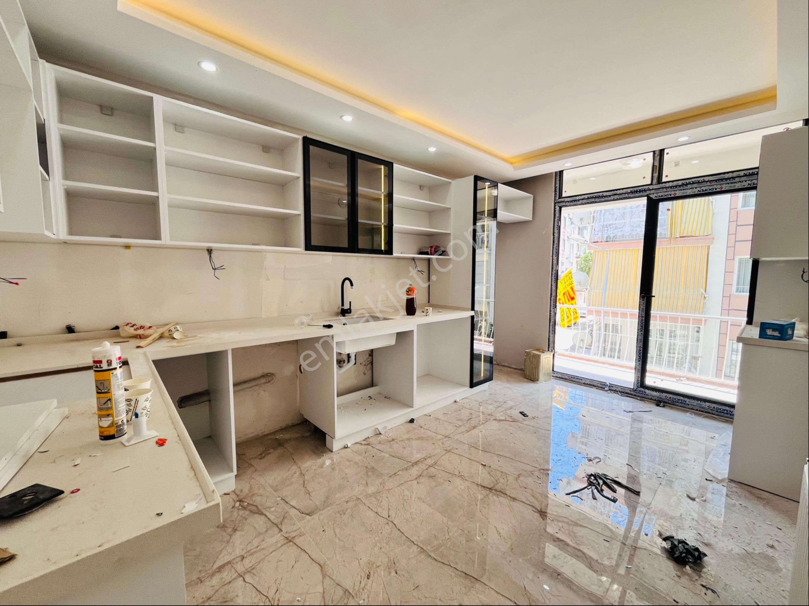 Alaybey 3+1 Arakat Üç Cepheli Ultra Lüx Daire