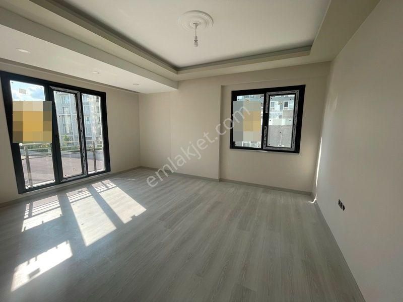 Mertcan Dan Kartal Metro Durağına Yürüme Arakat 3+1 İskanlı