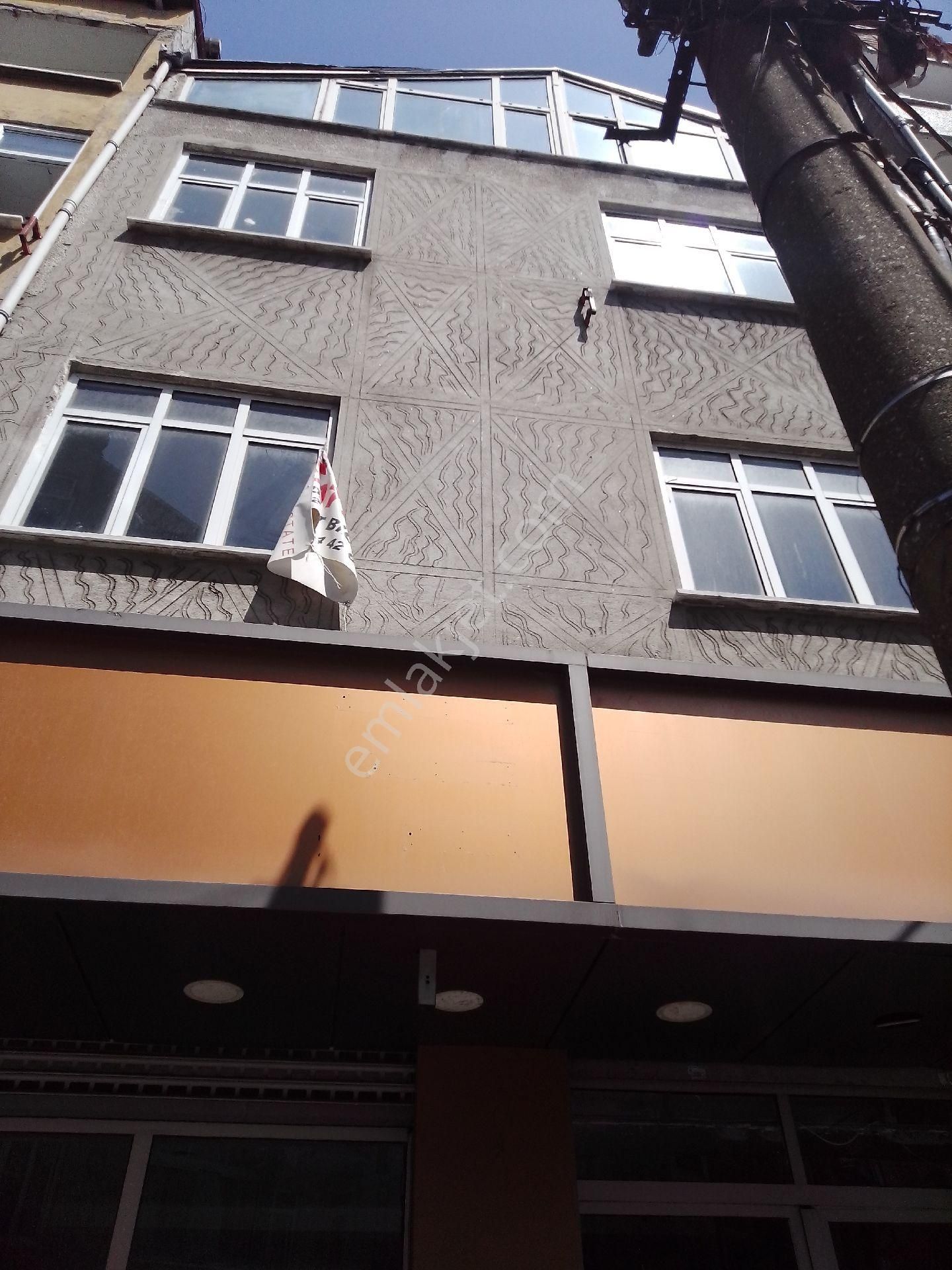 Arı Emlak'tan Kiralık 350m2 Cadde Üzerinde Dükkan