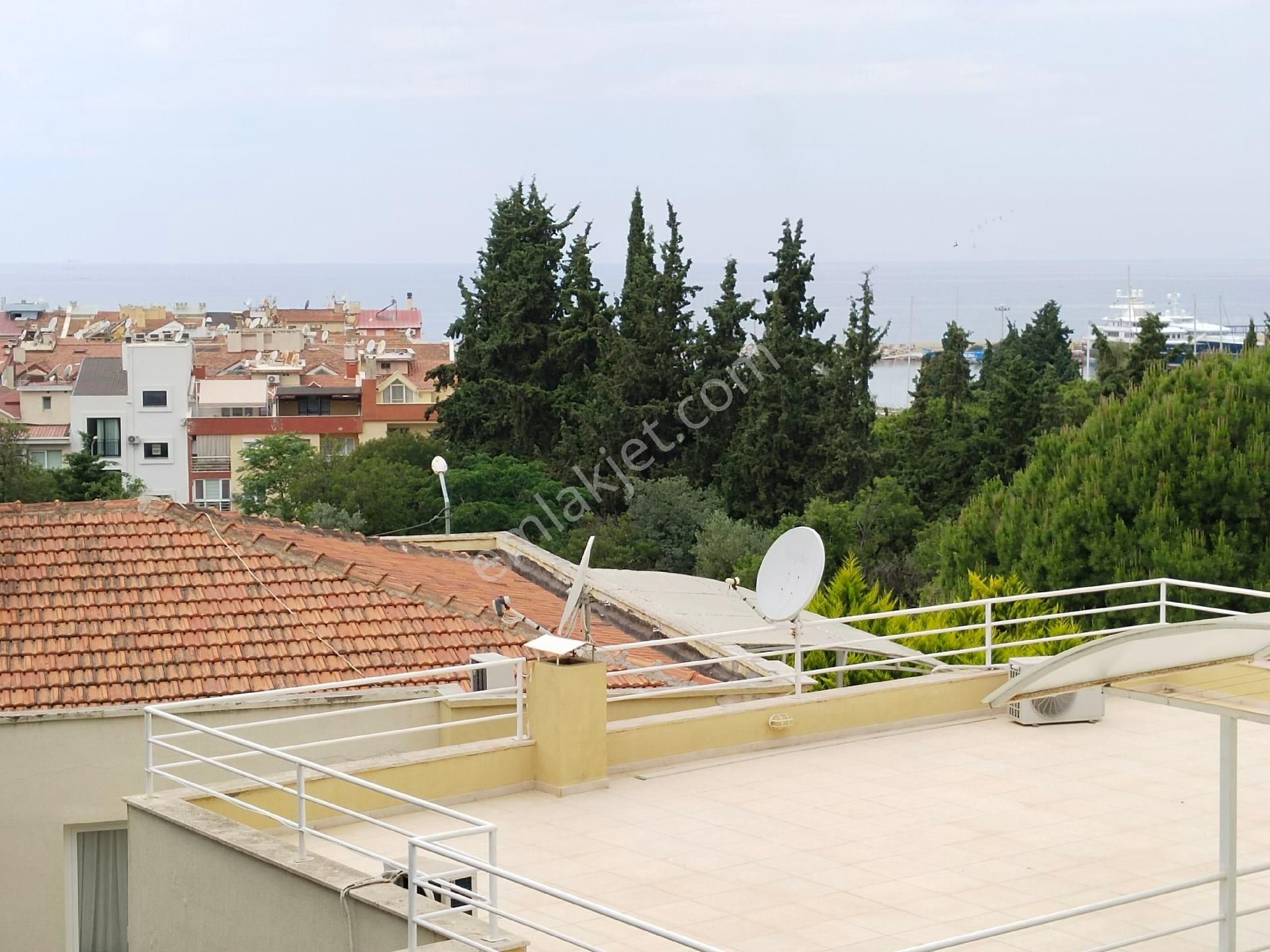 Kuşadası, Marina Bölgesinde Satılık Daire
