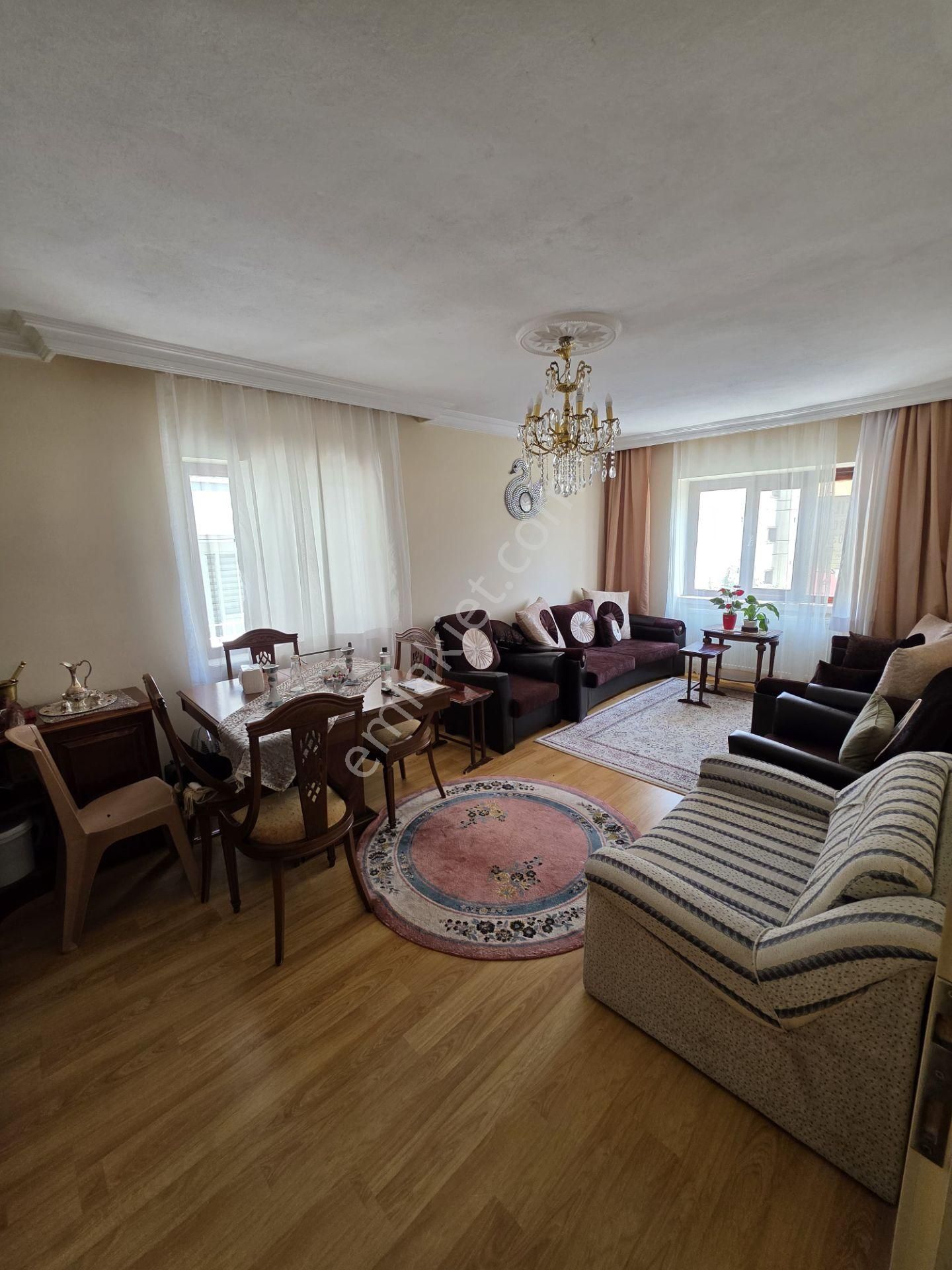 Eryaman Mah'de 3+1 Ara Katta Ön Ve Güney Cephe Daire