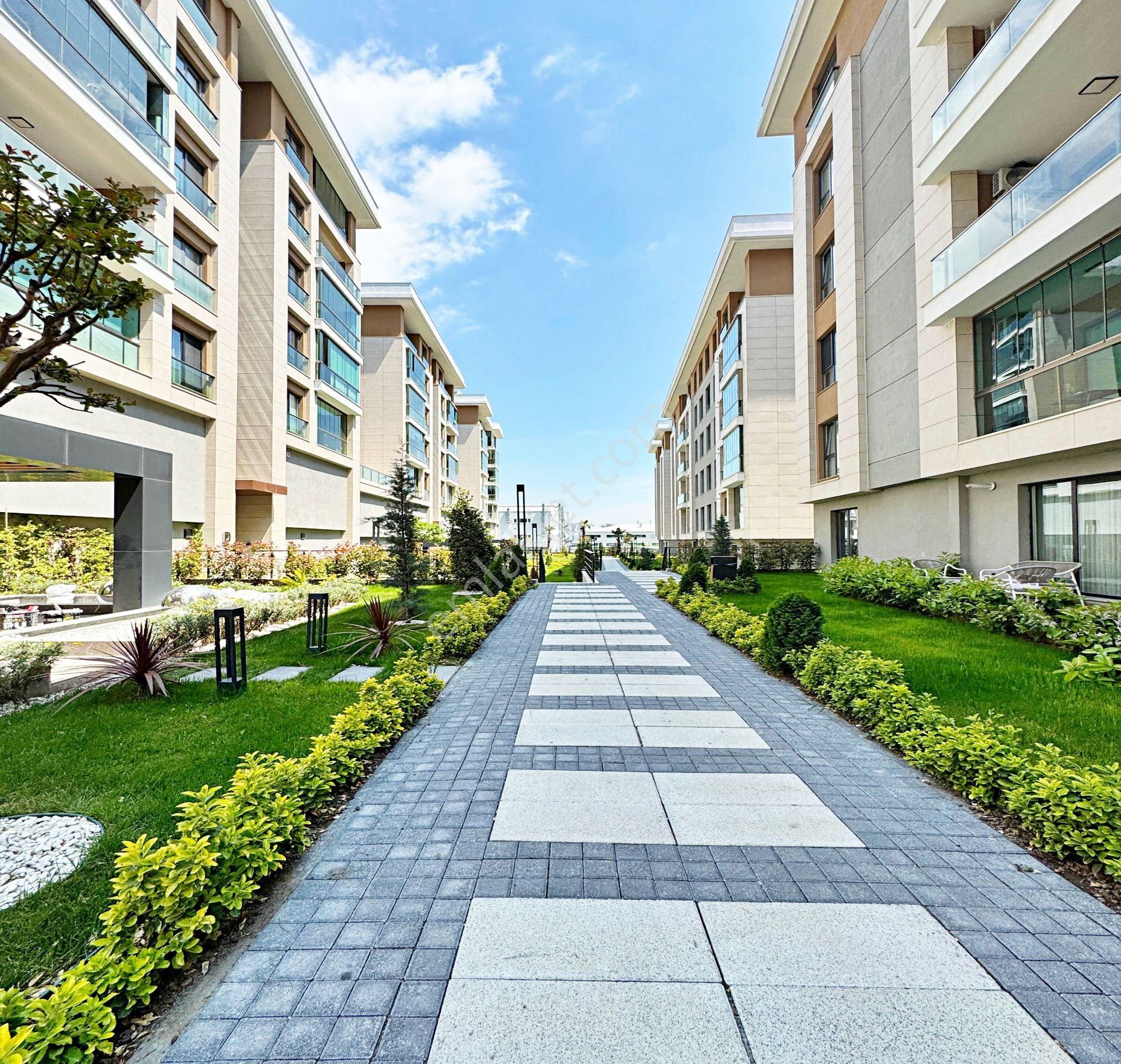 Beylikdüzü Lotus Koru'da Peyzaj Cephe Satılık 4+2 240m² Dubleks