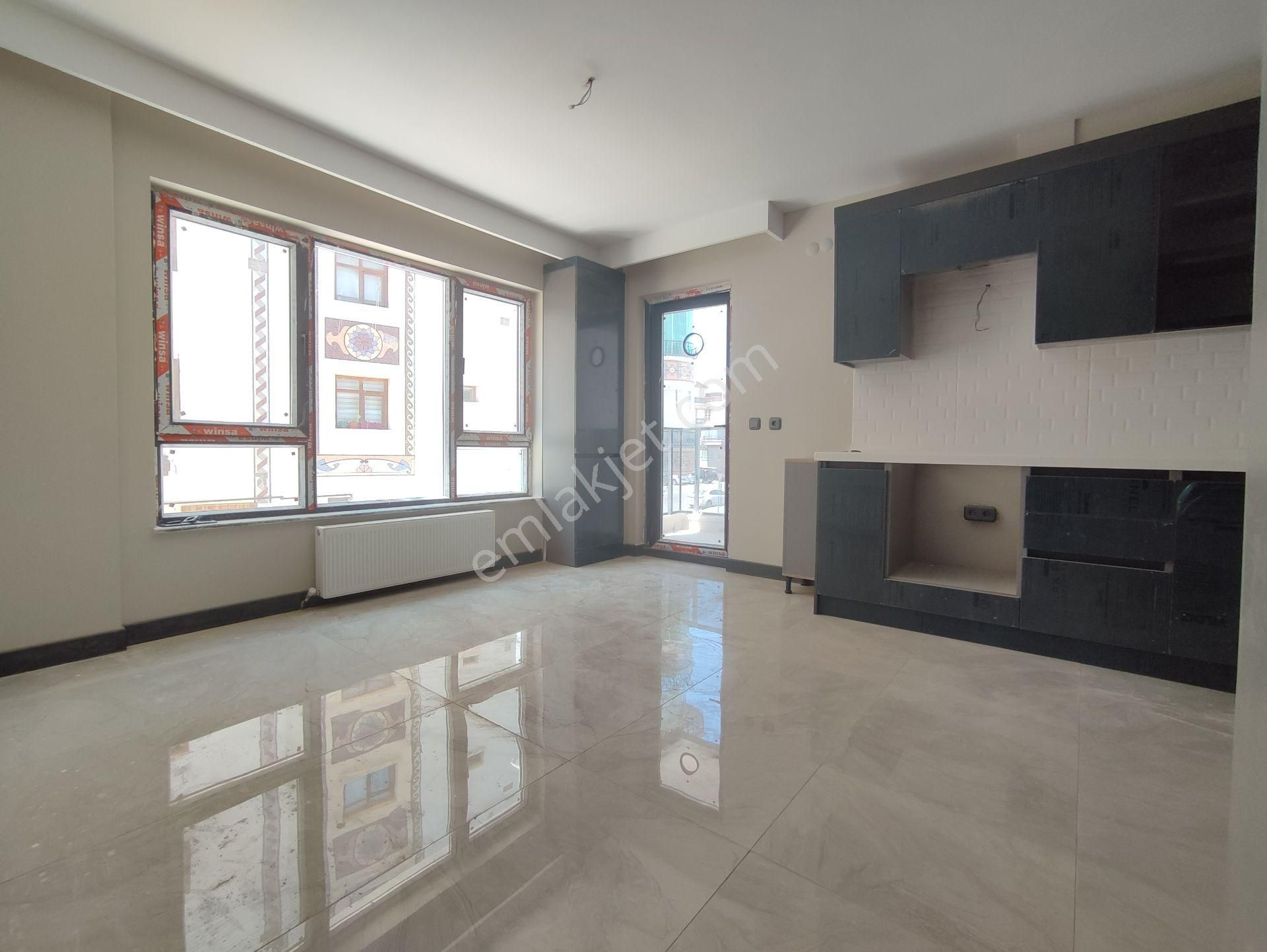 Şefkat Mah. 120m2 3+1 İki Katlı Yapılı Dubleks Daire