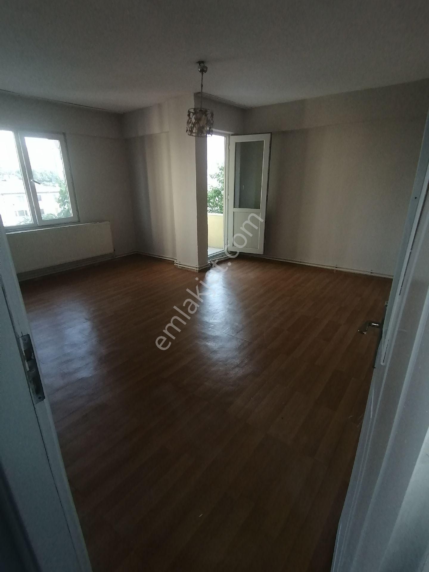 Ümraniye Çamlık İkbal Caddesi Üzerinde Yabancı Ya Bekara Uygun Kiralık Daire 2+1 3. Kat - Görsel 7