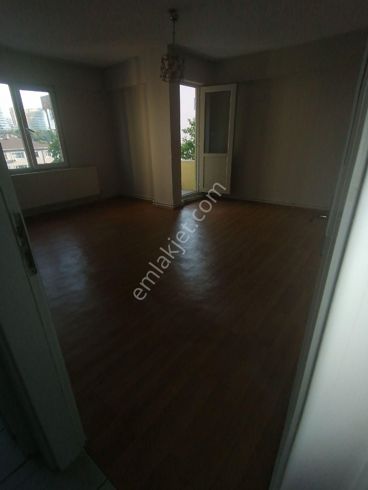 Ümraniye Çamlık İkbal Caddesi Üzerinde Yabancı Ya Bekara Uygun Kiralık Daire 2+1 3. Kat - Görsel 20