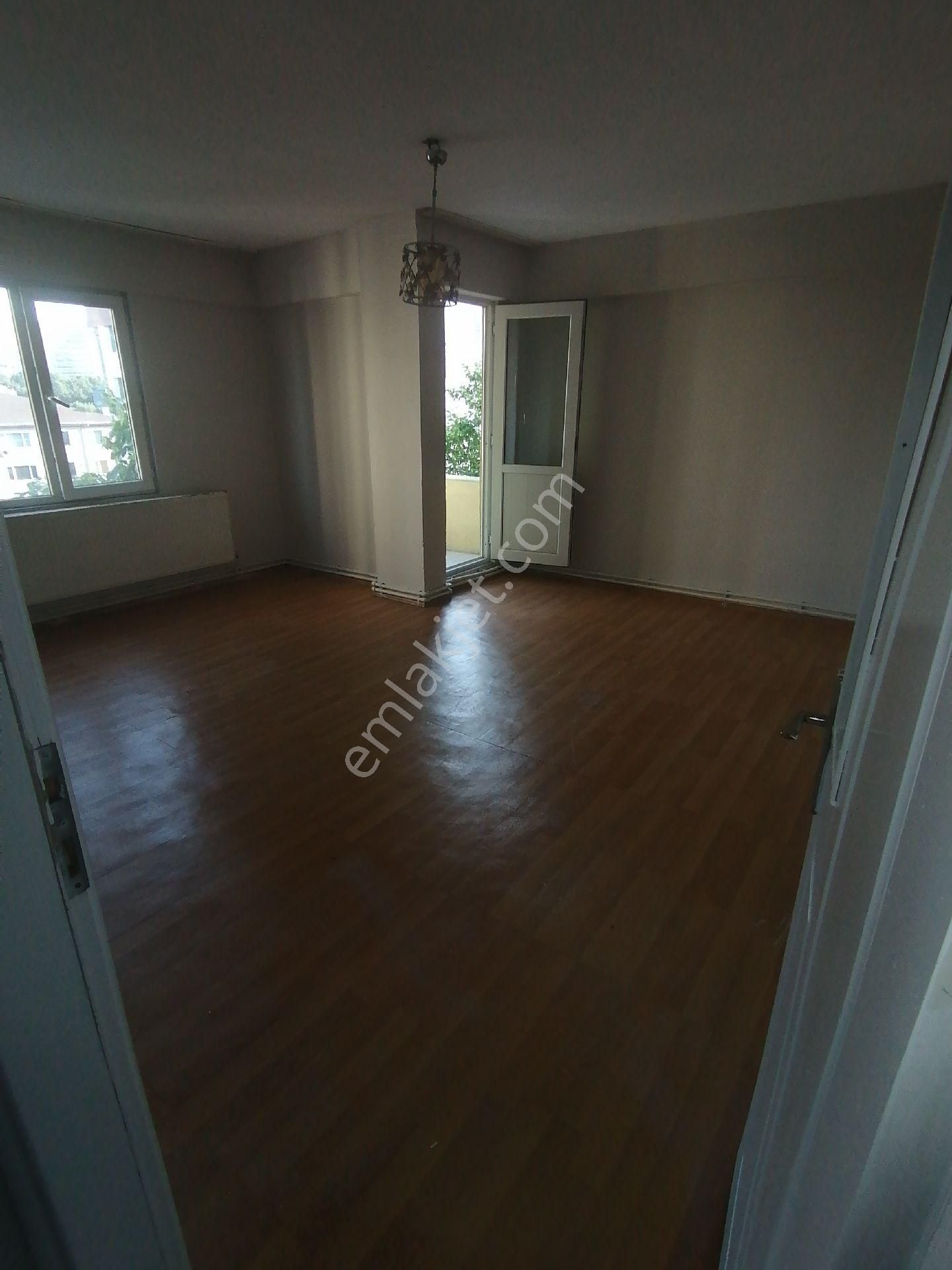 Ümraniye Çamlık İkbal Caddesi Üzerinde Yabancı Ya Bekara Uygun Kiralık Daire 2+1 3. Kat - Görsel 6