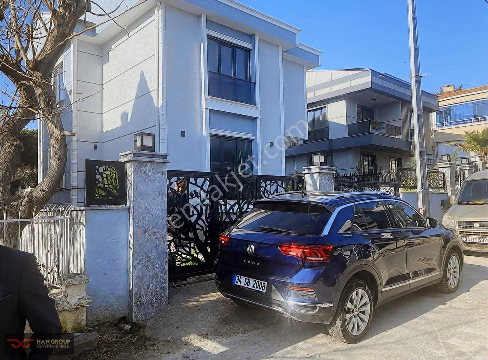 Silivri Parkköy De Acil Satılık 7 + 1 Villa